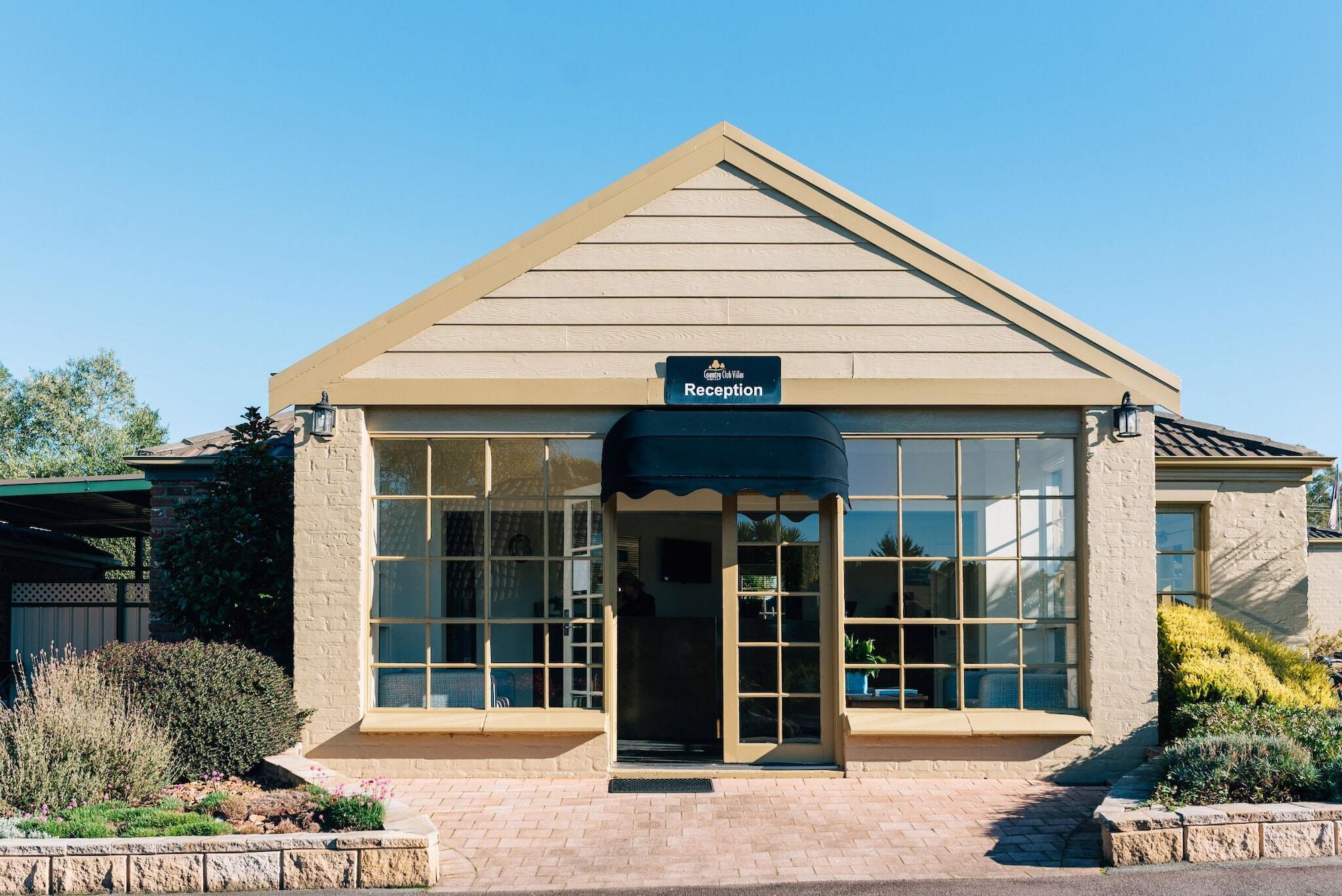 Vista Lobby Country Club Villas