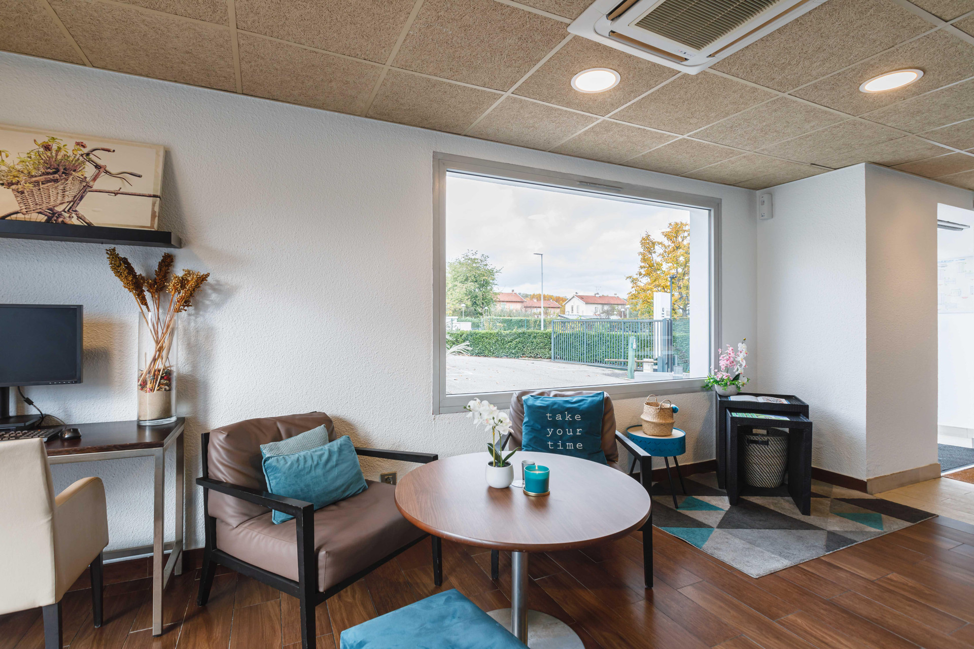 Vista Lobby Hotel Campanile Lyon Est - Bron Eurexpo