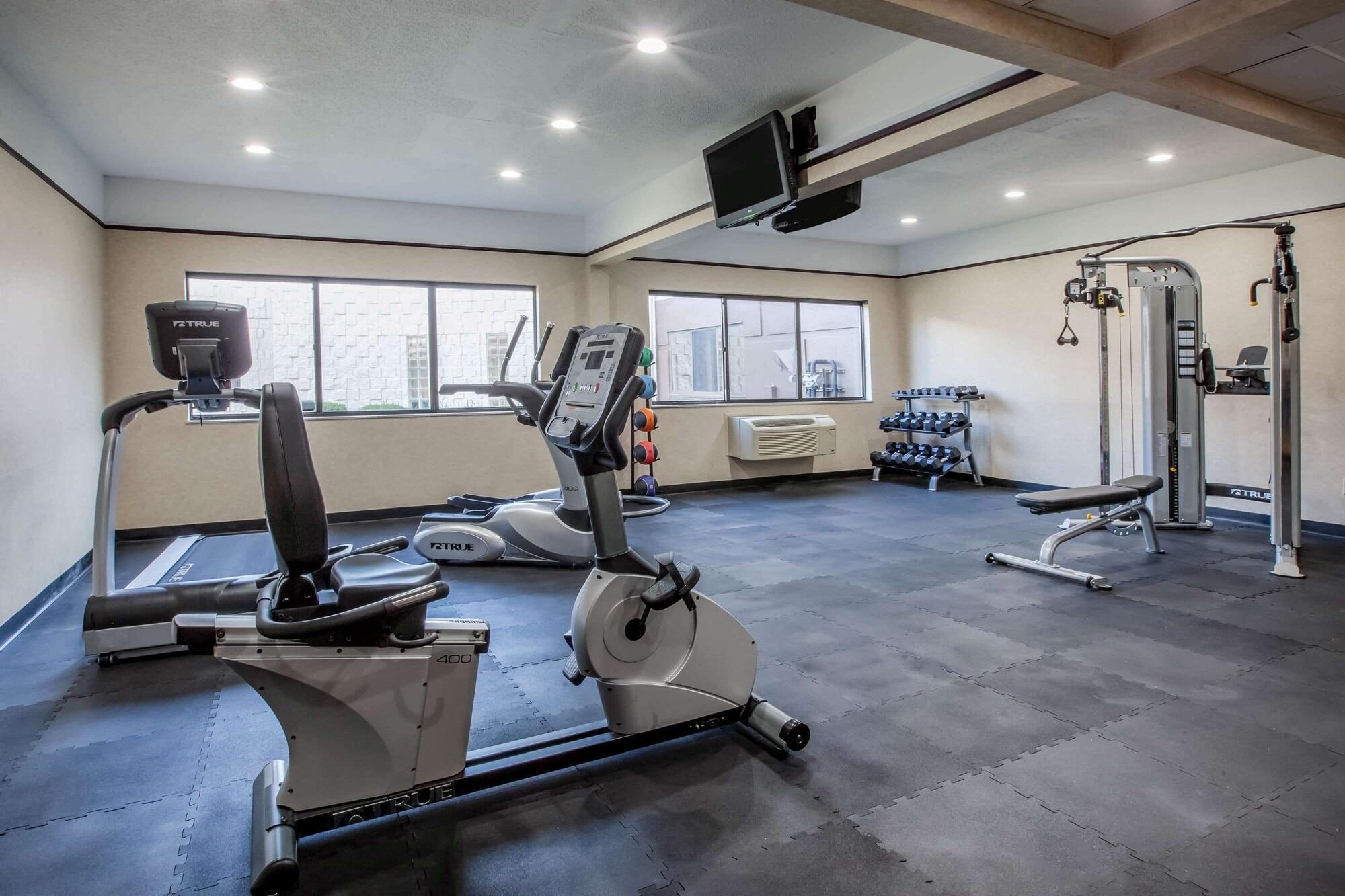 Gimnasio Days Inn & Suites by Wyndham Rochester Hills MI