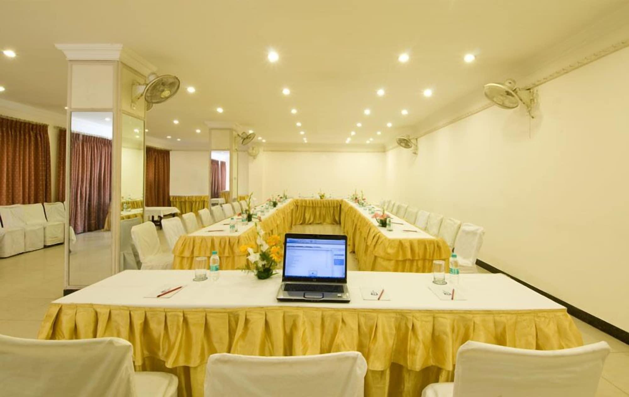 Sala de Reuniones Grand Hotel Agra