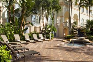 Alojamiento - Hilton Naples