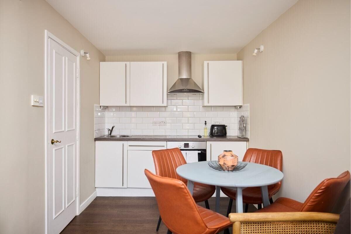 Equipamiento de Habitación The Holland Park Crib - Classy 2bdr House