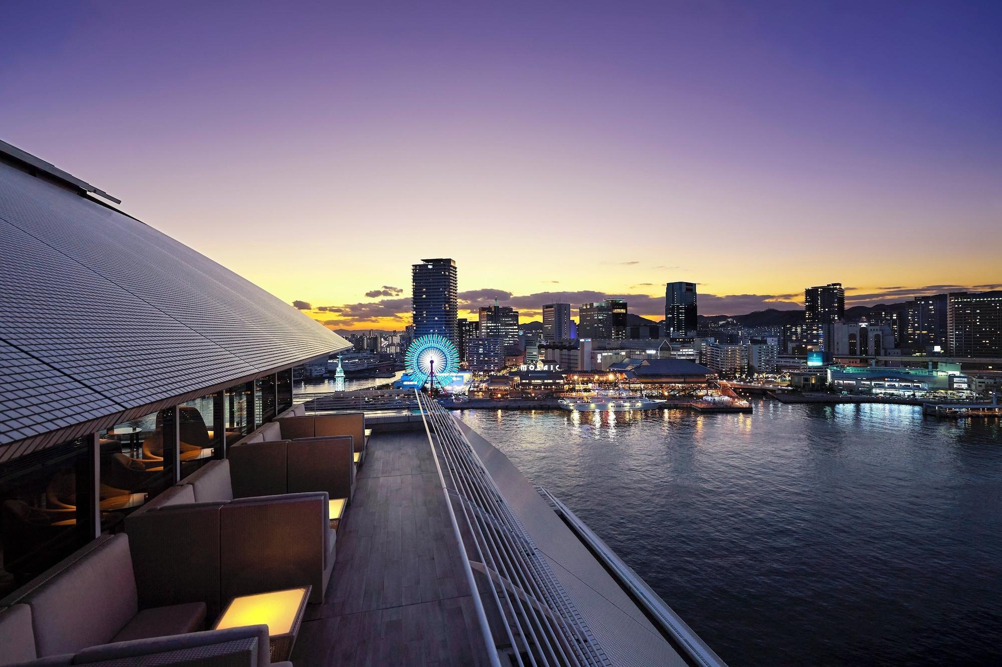 Bar/Salón Kobe MerikenPark Oriental Hotel