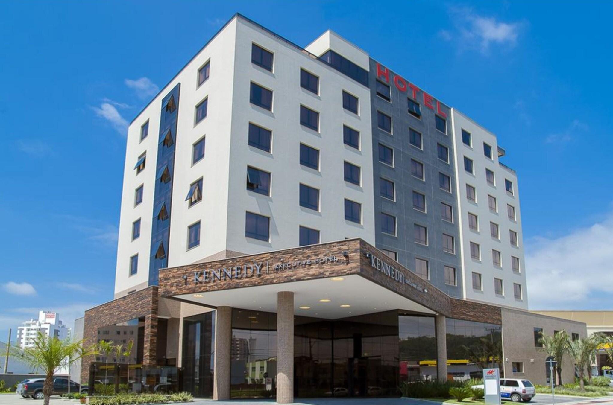 Vista Exterior Hotel Kennedy Executive