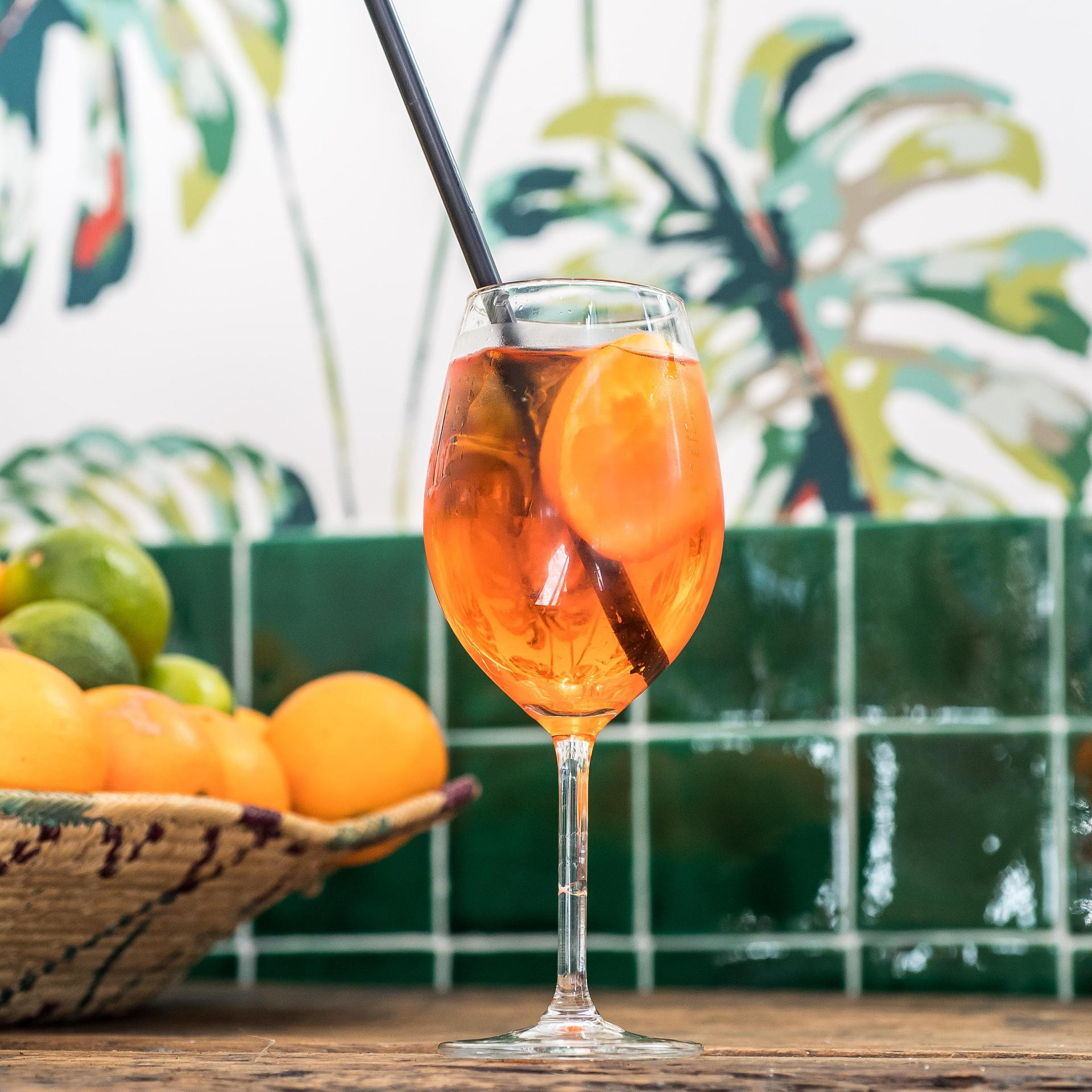 Bar/Salón La Maison Volver