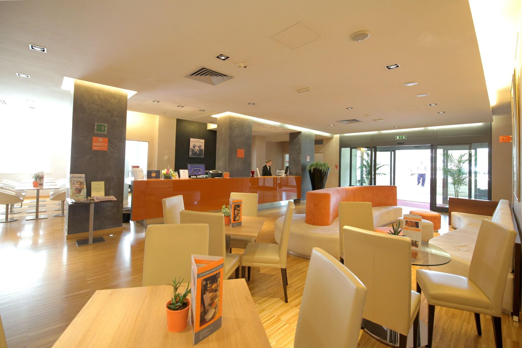 Vista Lobby Hotel Major