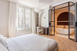 Alojamiento - Luxury 4 Bed Paris Penthouse w/ Eiffel Tower Views