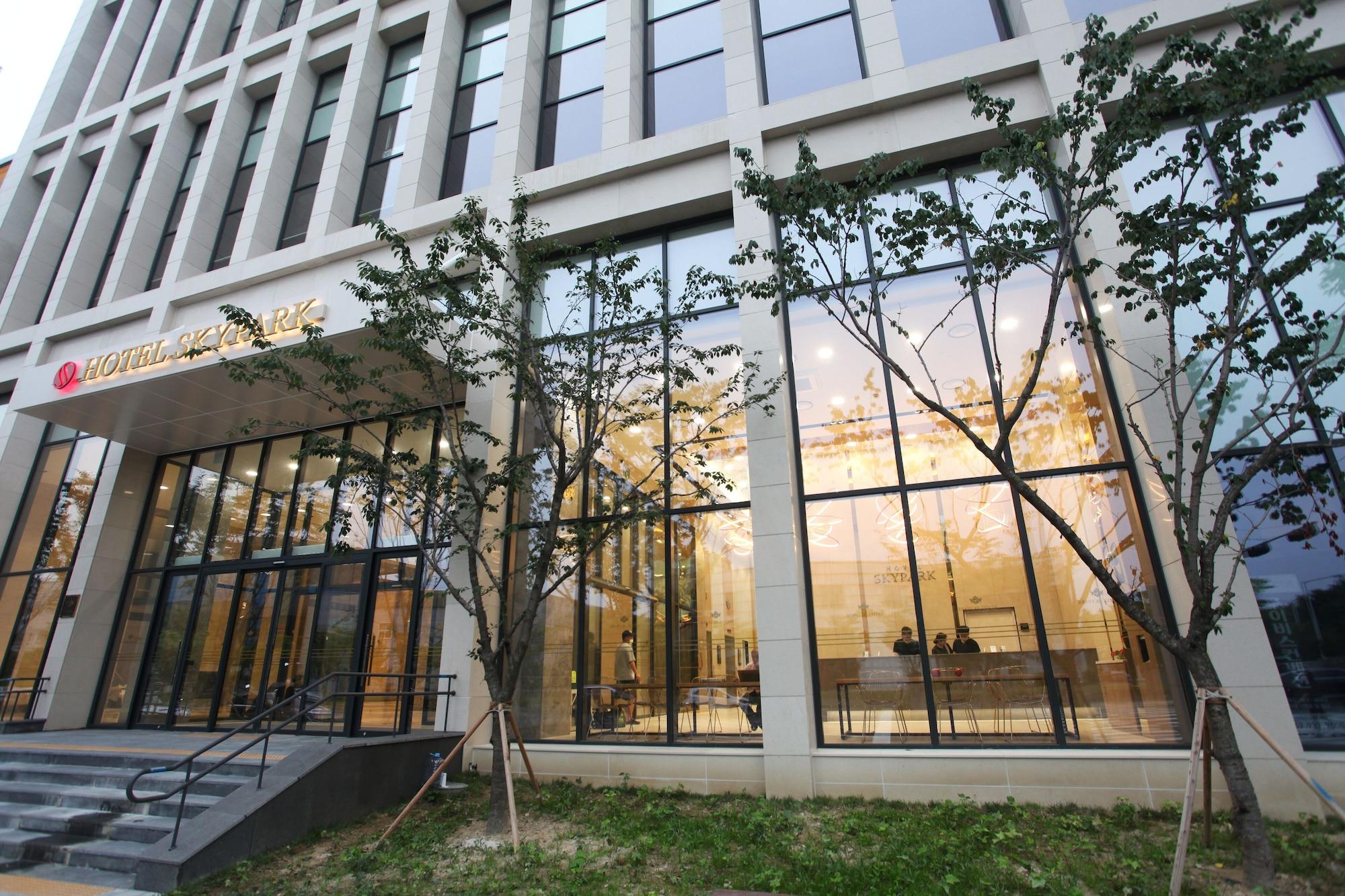 Vista Exterior Hotel Skypark Daejeon 1