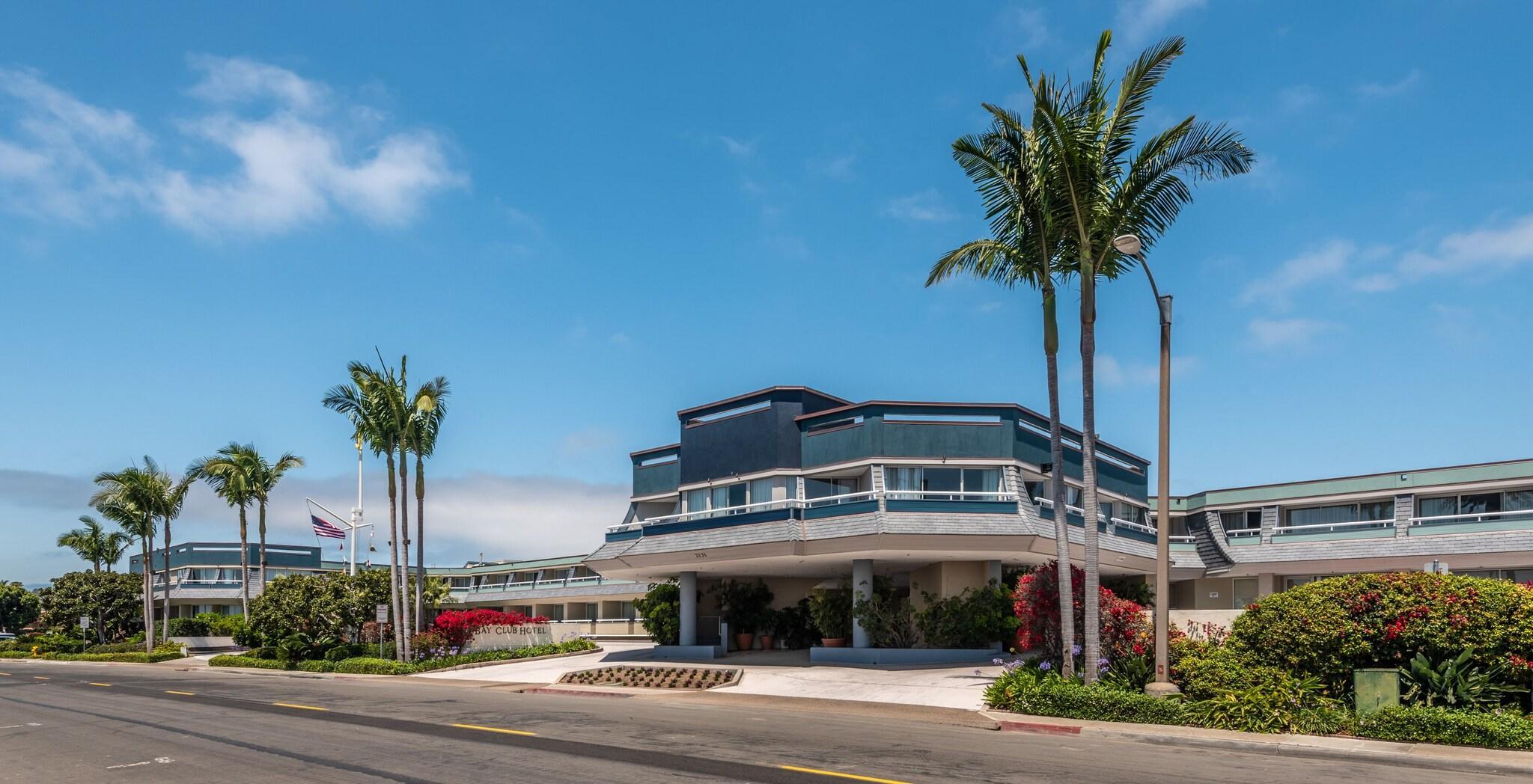 Vista Exterior Bay Club Hotel & Marina