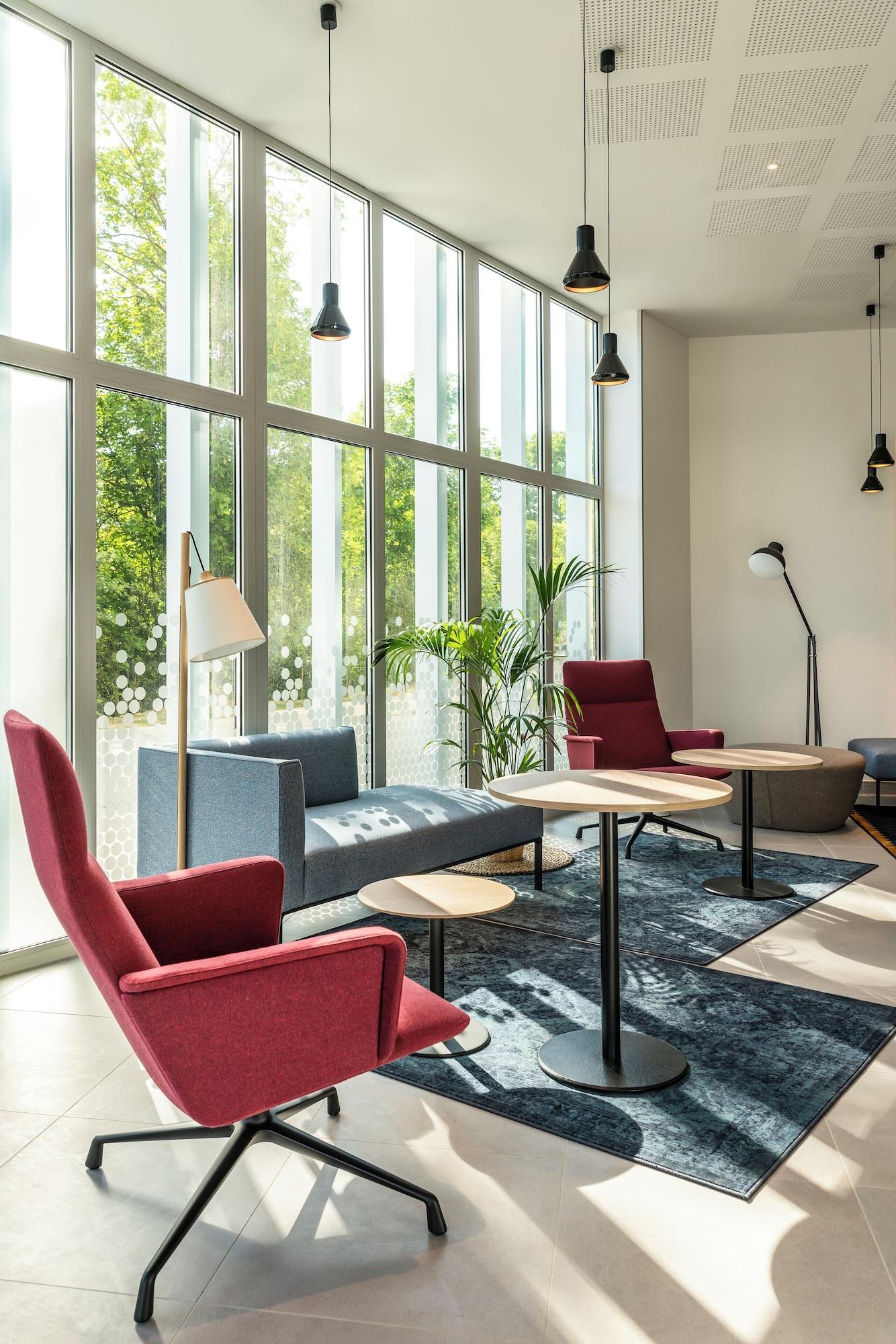 Vista Lobby Holiday Inn Express and Suites Reims Rives De Vesle by IHG