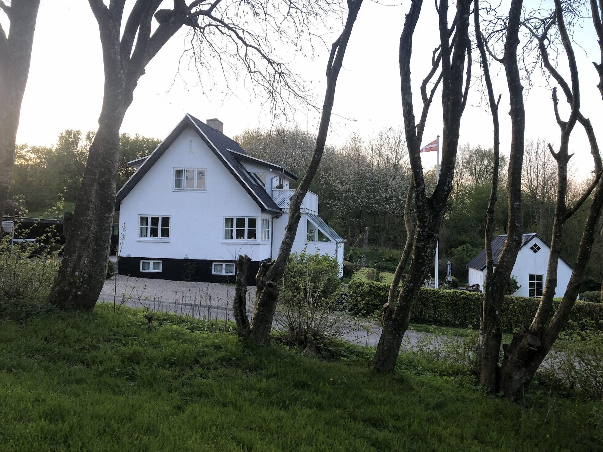 Vista Exterior Heltoften Bed & Breakfast