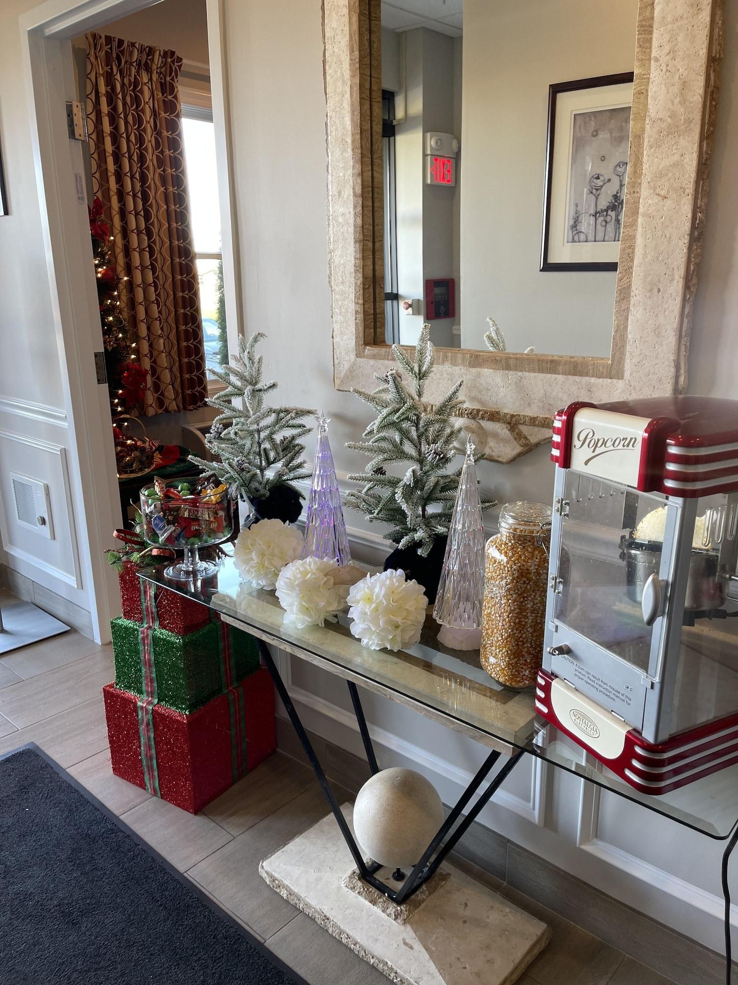 Vista Lobby Brinton Suites