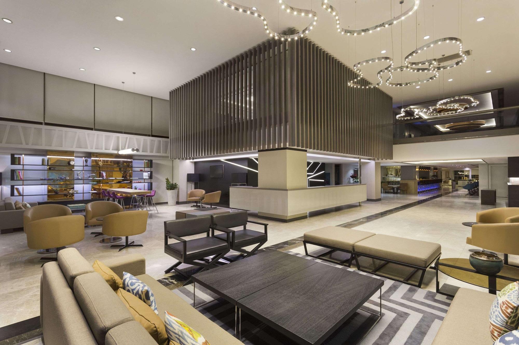 Vista Lobby Ramada Hotel & Suites by Wyndham Izmir Kemalpasa