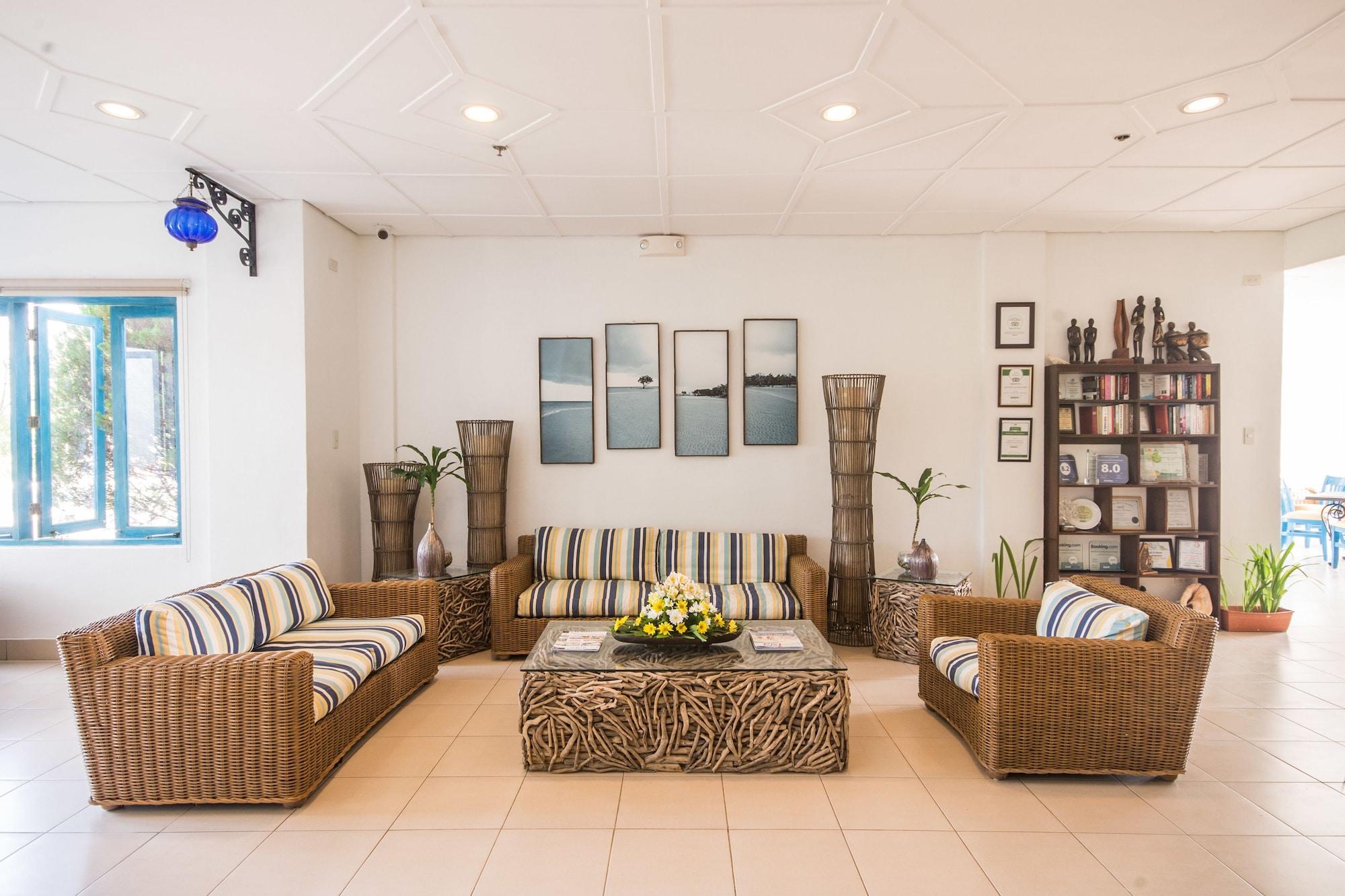Vista Lobby Microtel by Wyndham Puerto Princesa