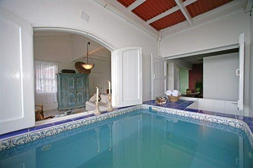 Queen's Hotel Saba by null
