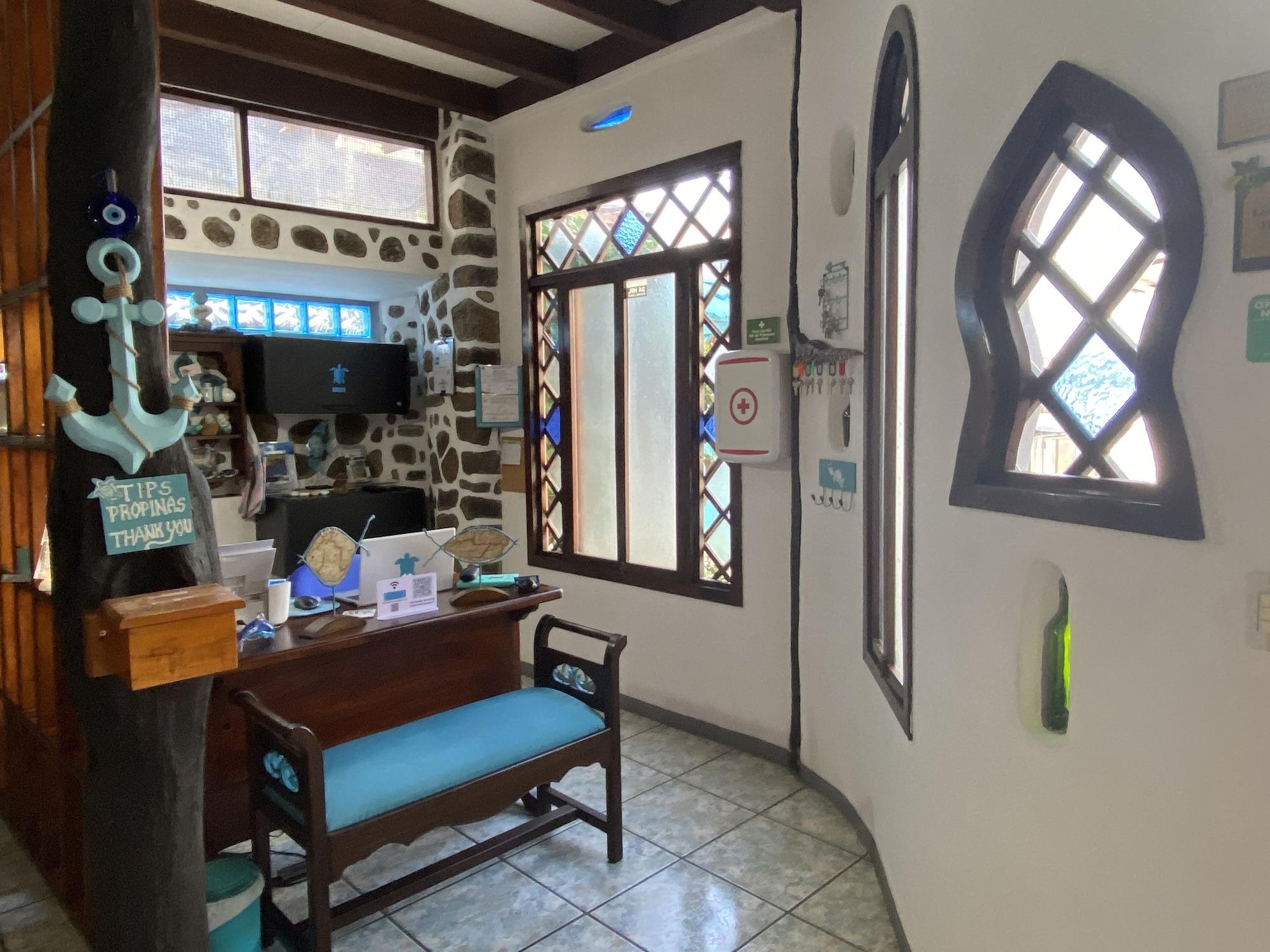 Vista Lobby Maidith Galapagos Inn