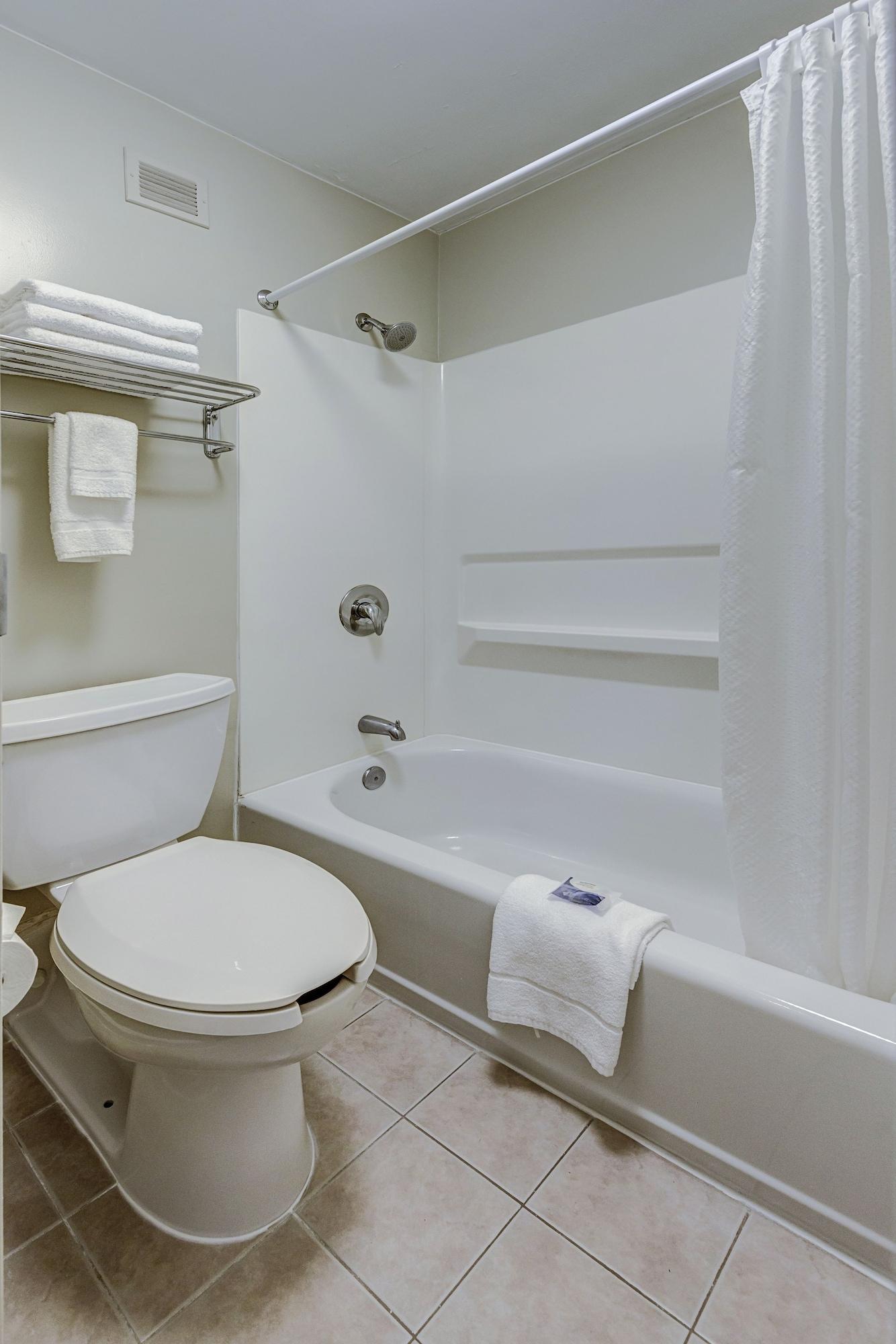 Equipamiento de Habitación University Inn Durham next to Duke University Medical Center