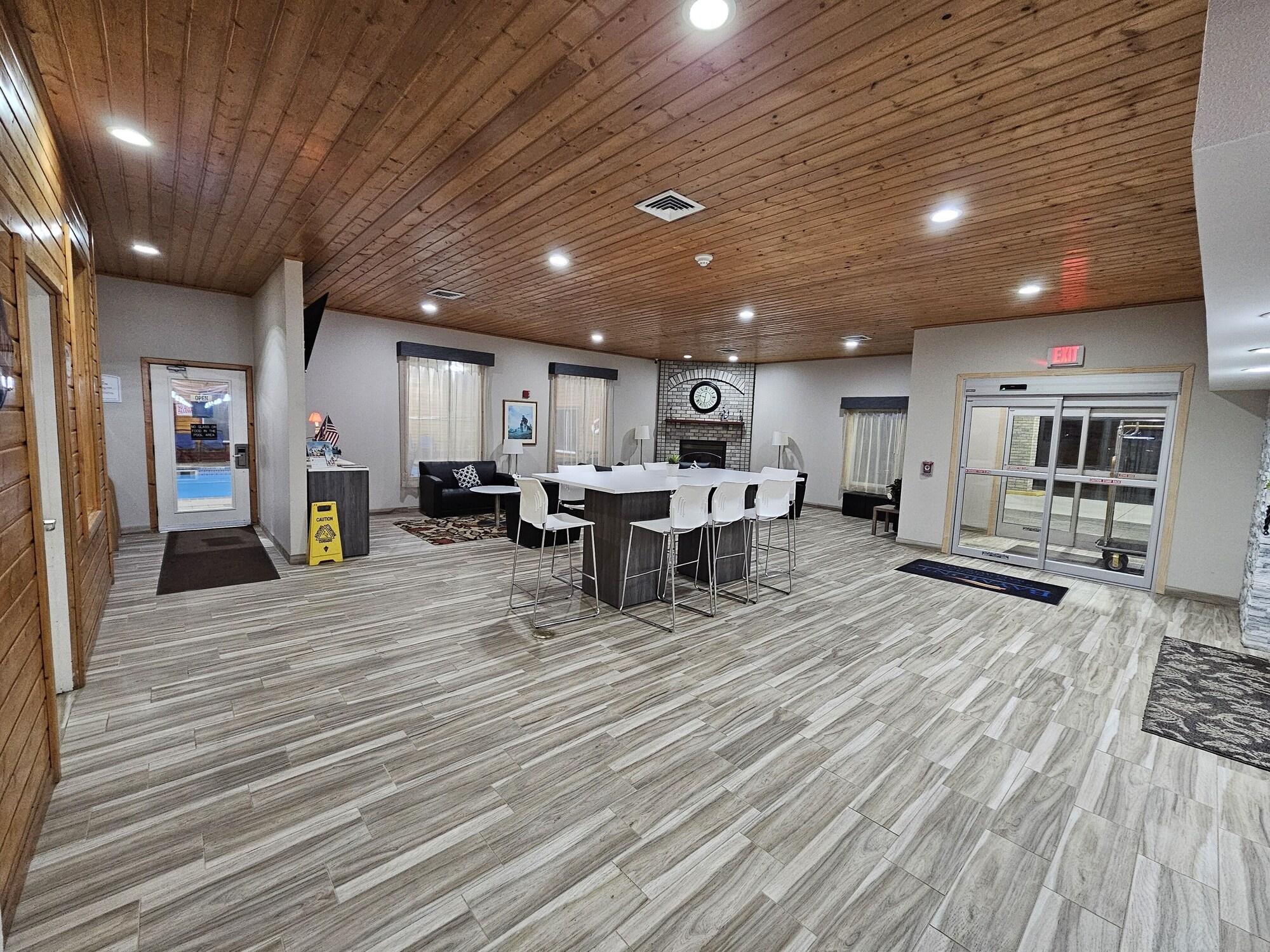 Vista Lobby Baymont by Wyndham Baldwin