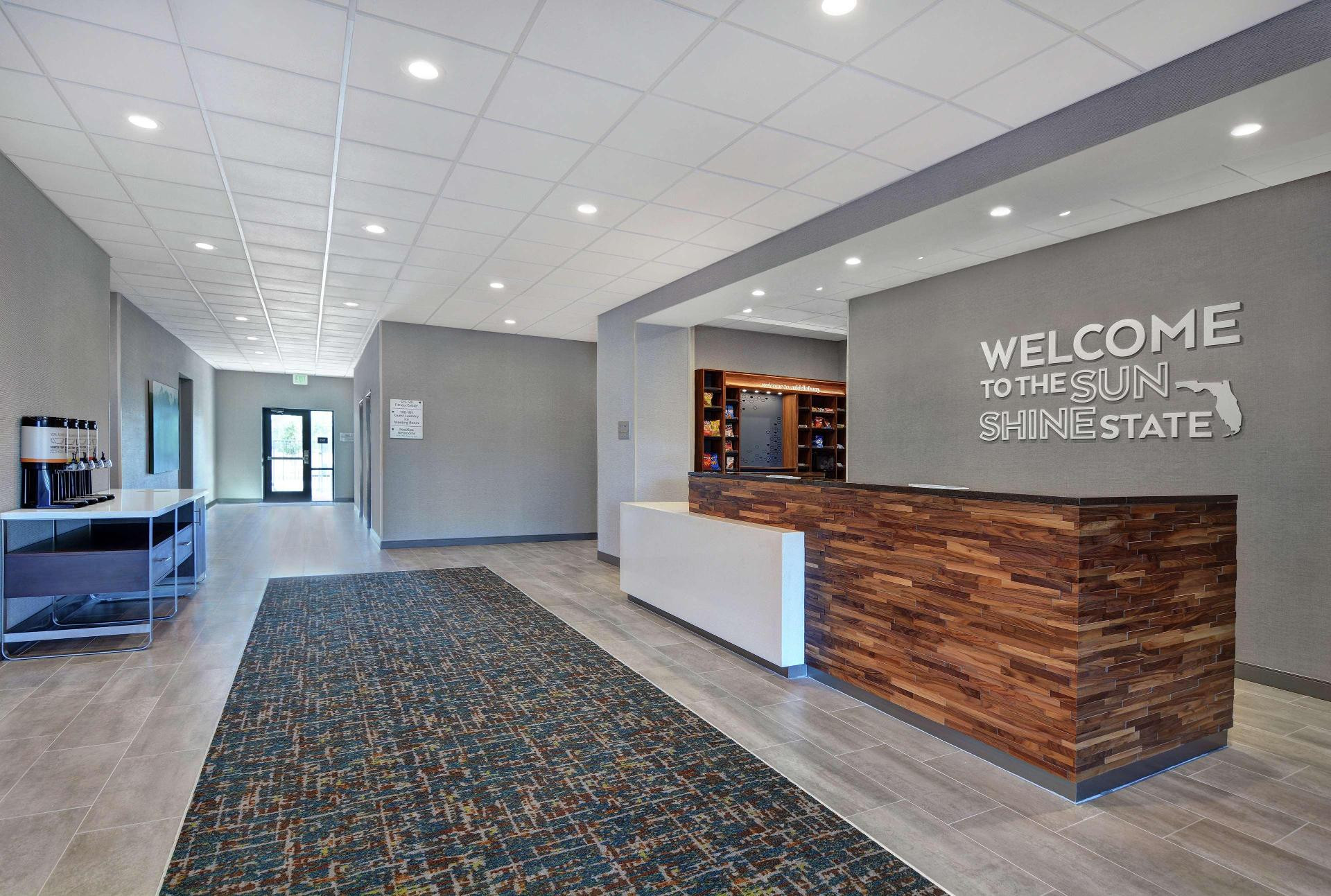 Vista Lobby Hampton Inn & Suites Middleburg
