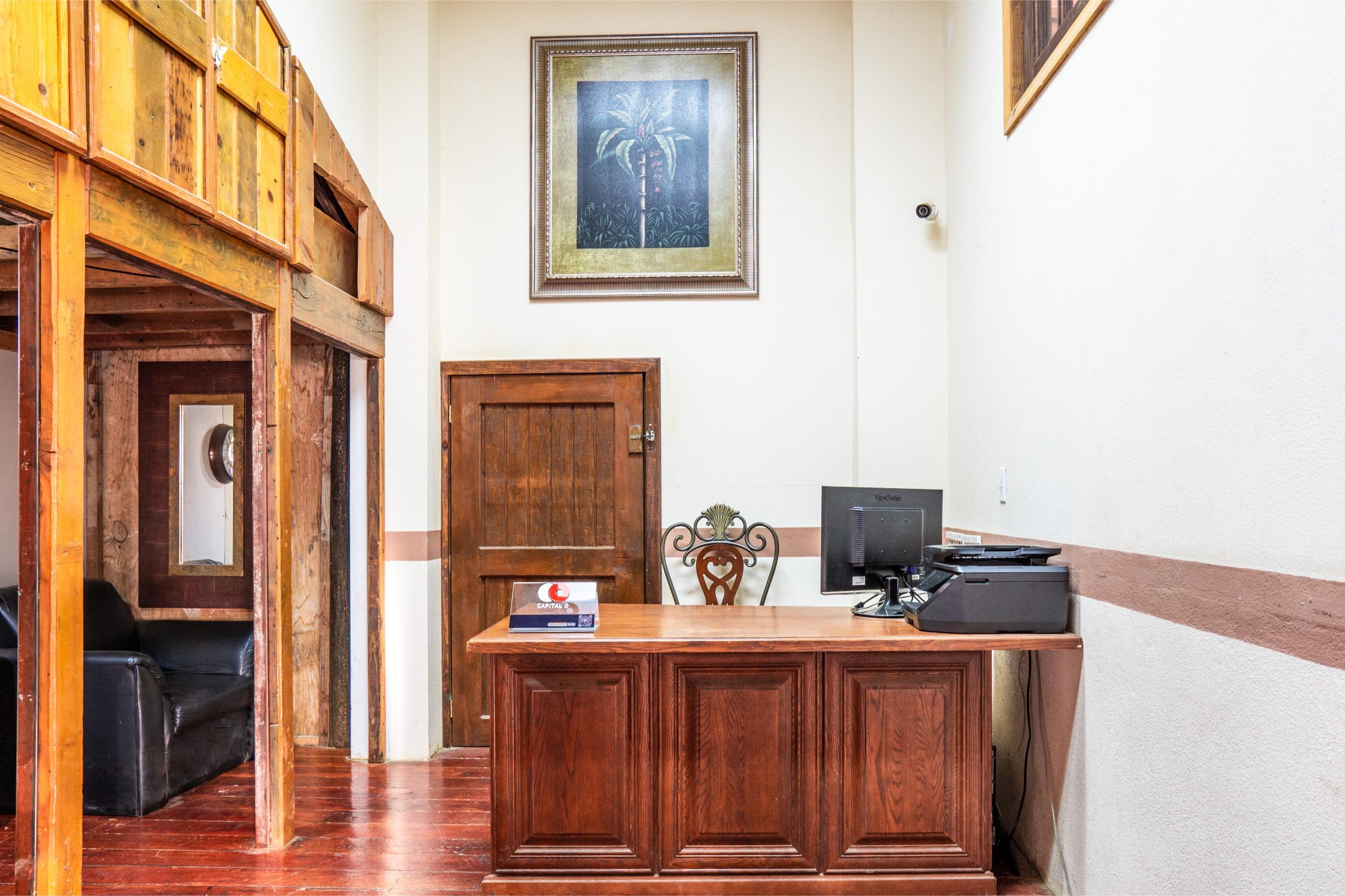 Vista Lobby Capital O Hotel Villa Azura