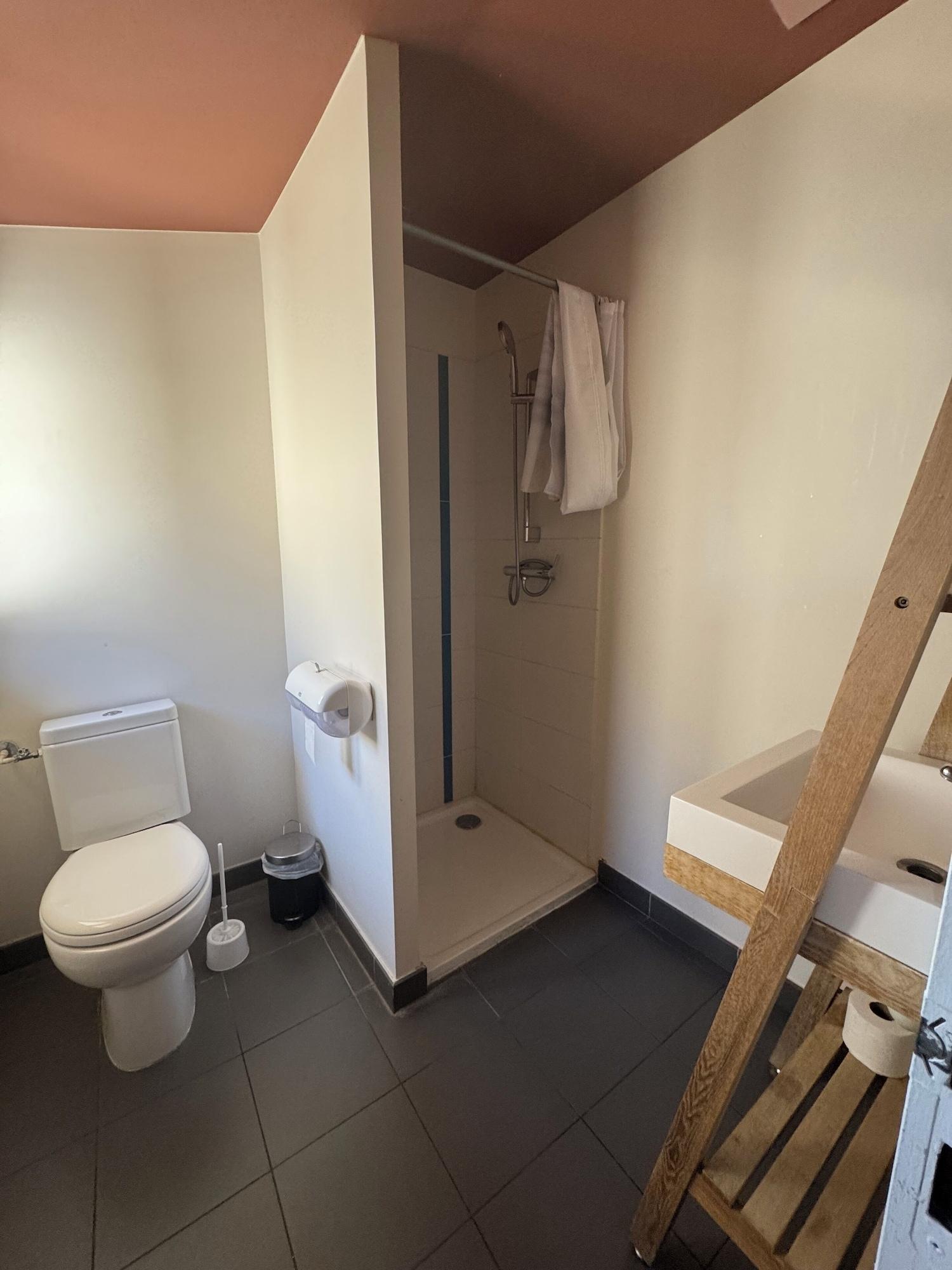 Equipamiento de Habitación Auberge de jeunesse HI Avignon