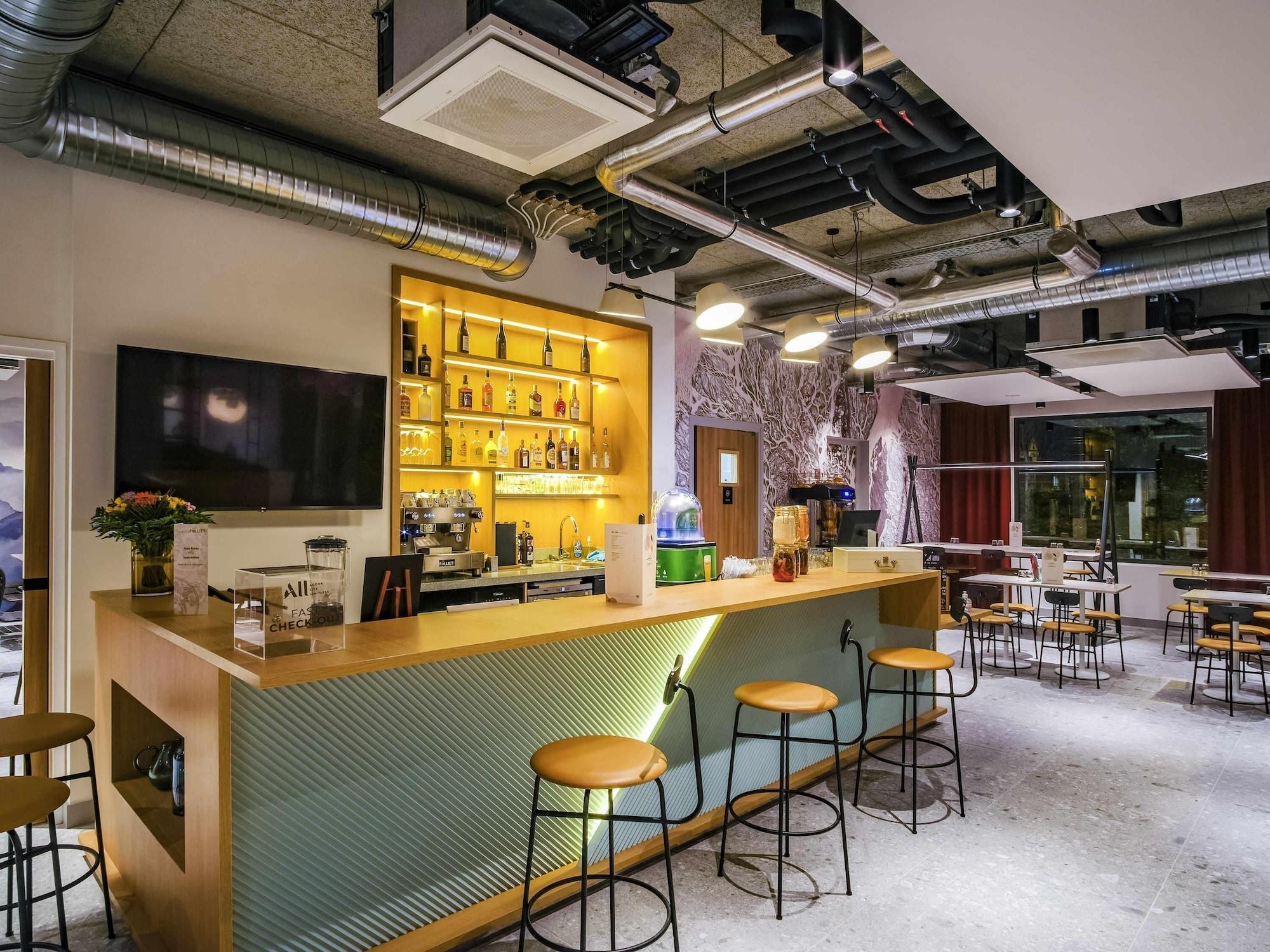 Bar/Salón ibis Styles Albertville