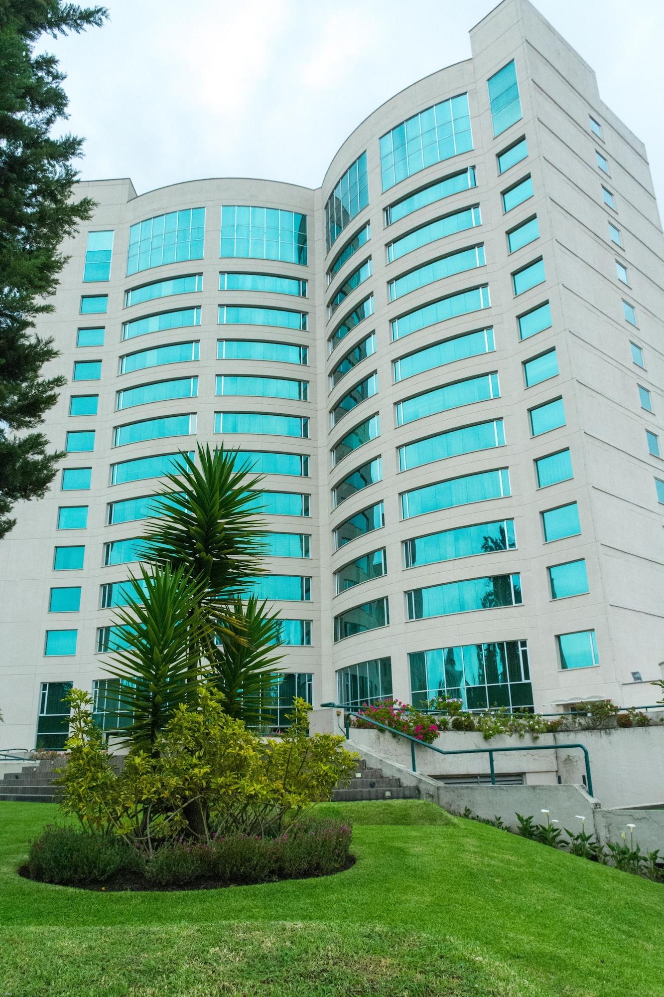 Vista Exterior Torres de Suites by InAmazonas
