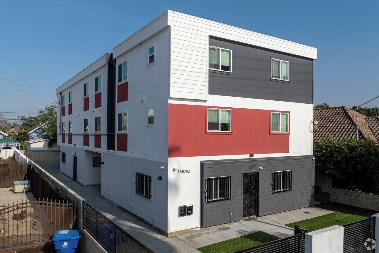 Vista Exterior Urban Retreat USC