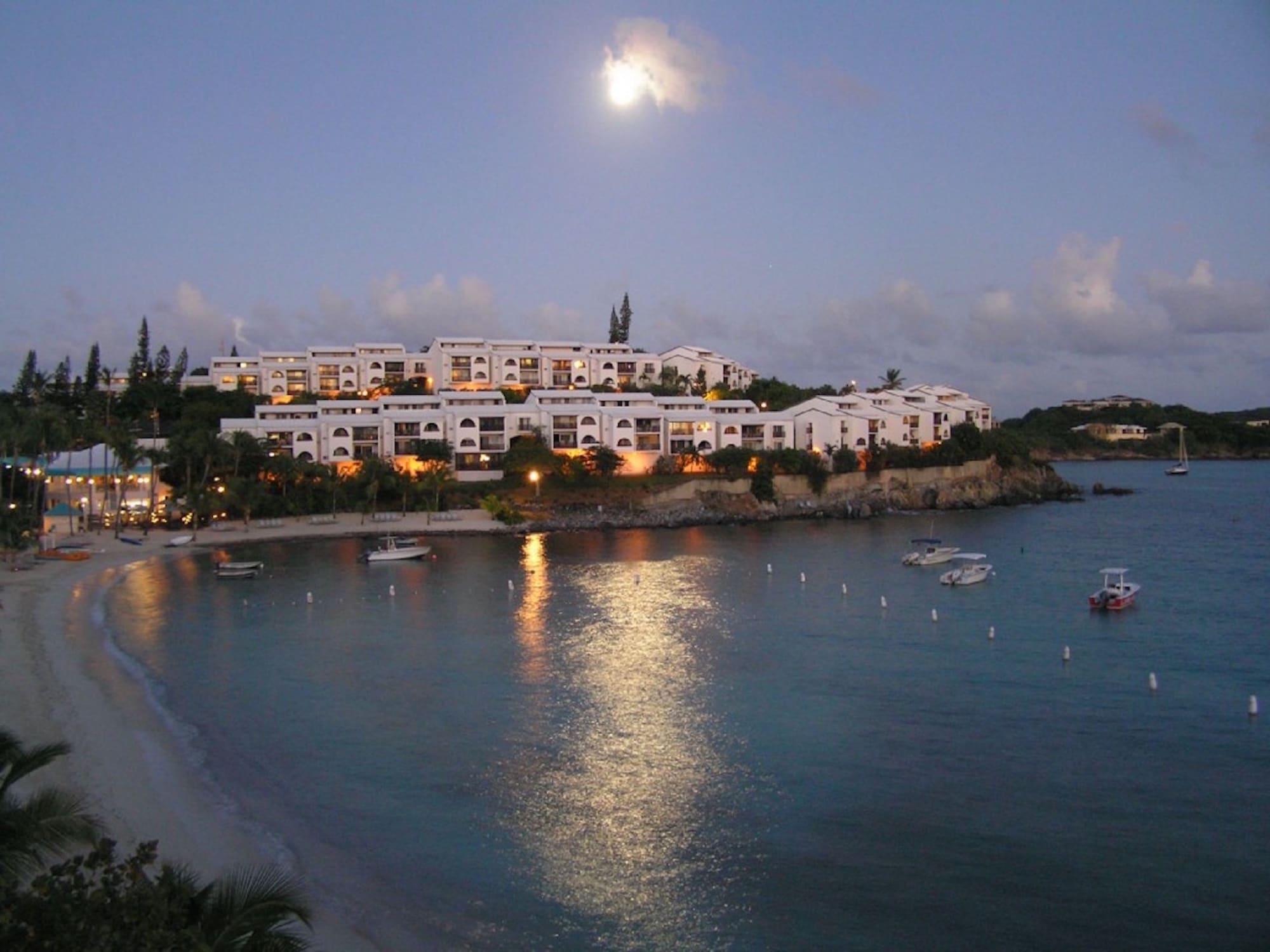 Vista Exterior Isla Vista Condo