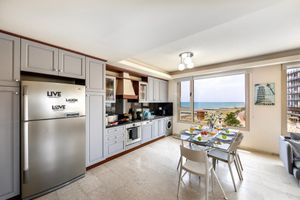 Alquiler Vacacional - Mackenzie Eftyhia Beachfront Suite