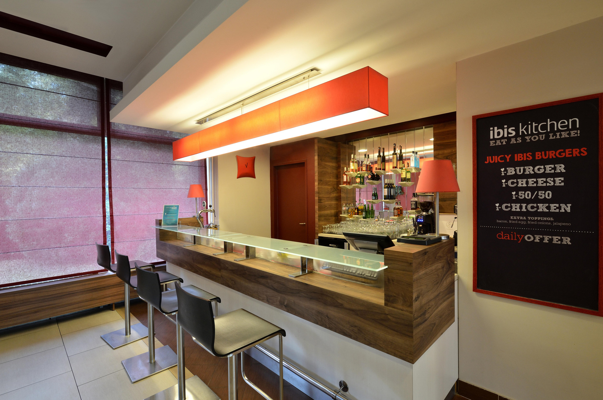 Vista Exterior ibis Budapest Citysouth