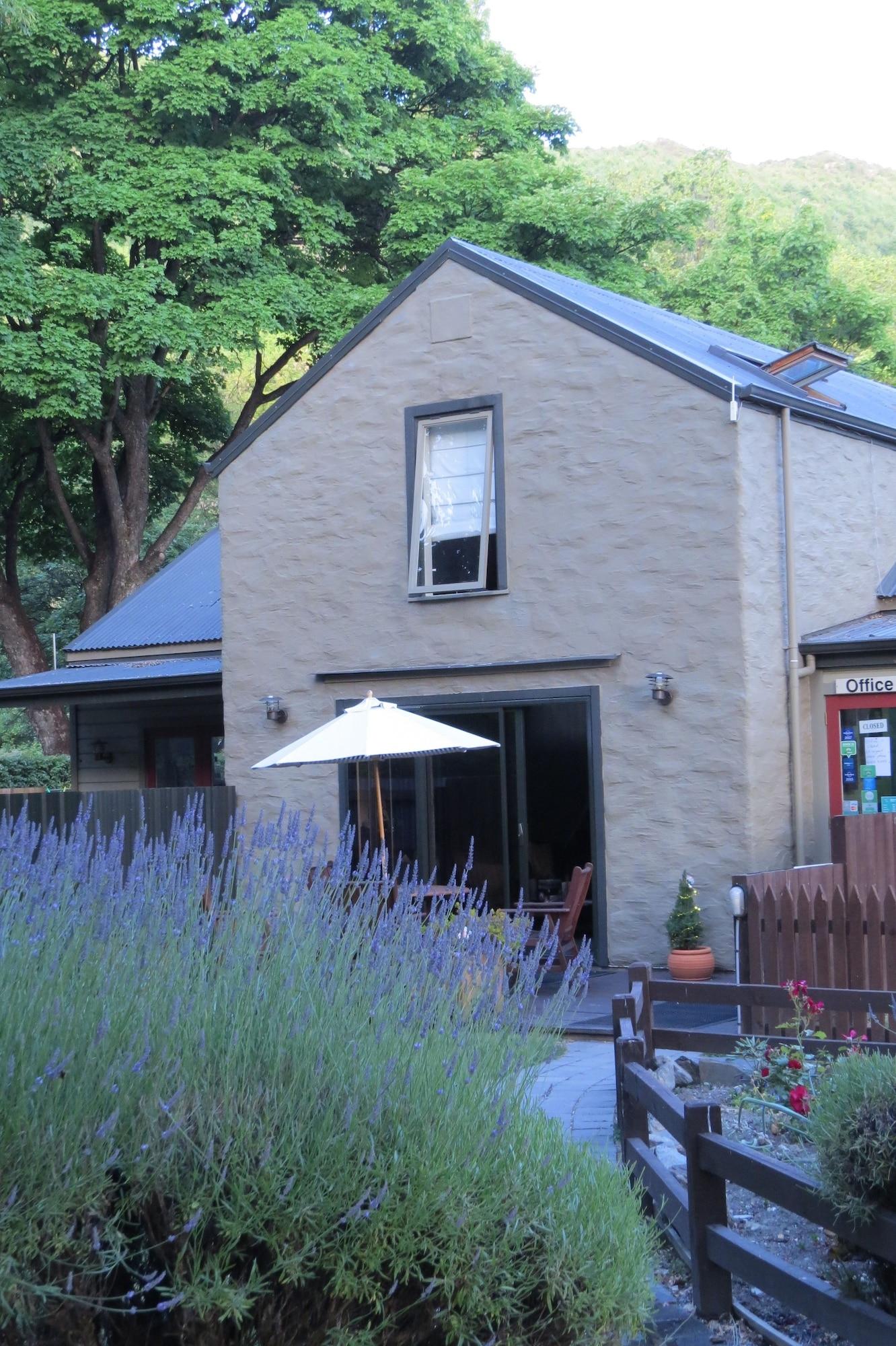 Vista Exterior Shades of Arrowtown