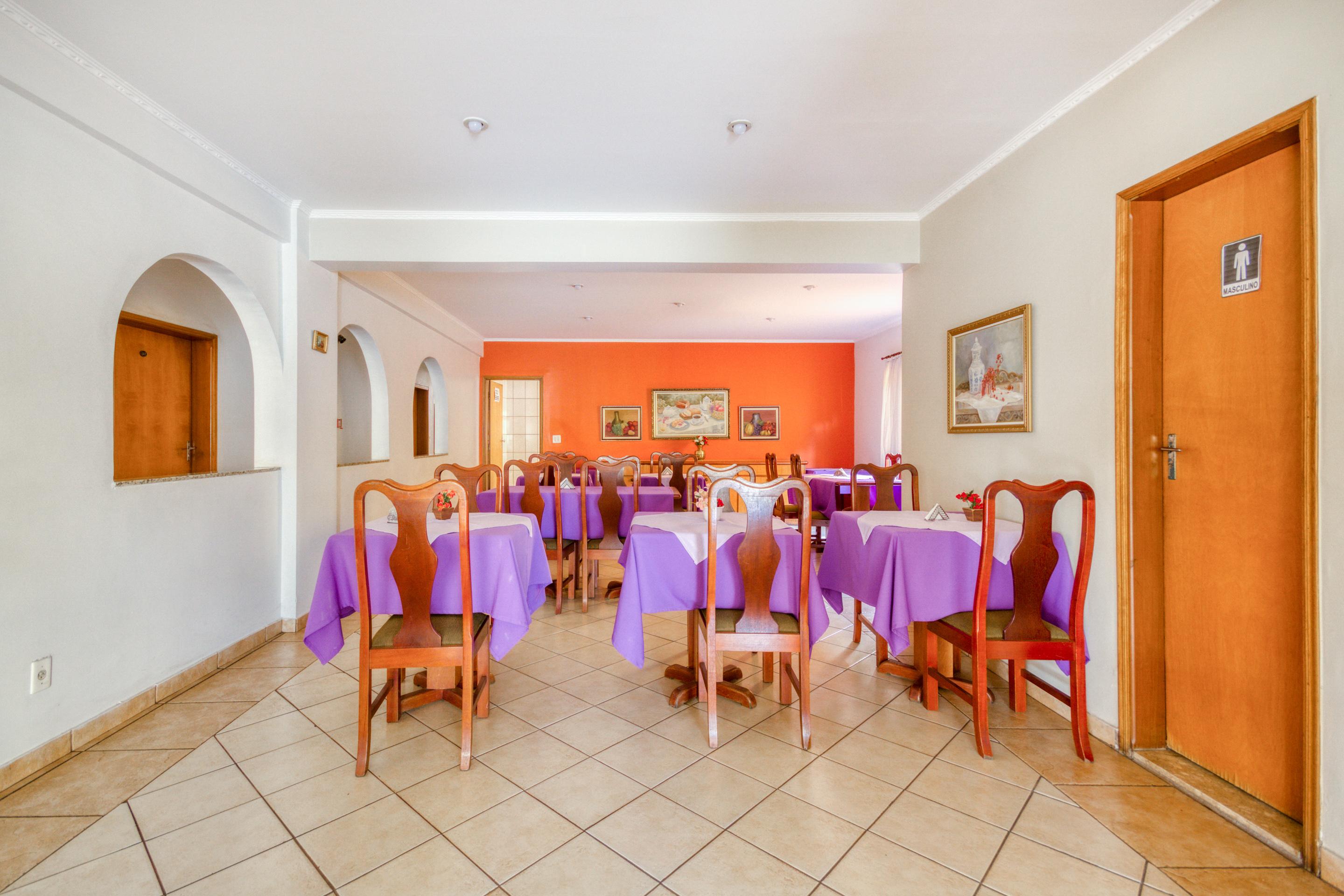 Restaurant OYO Hotel Vila Rica, Ribeirao Preto