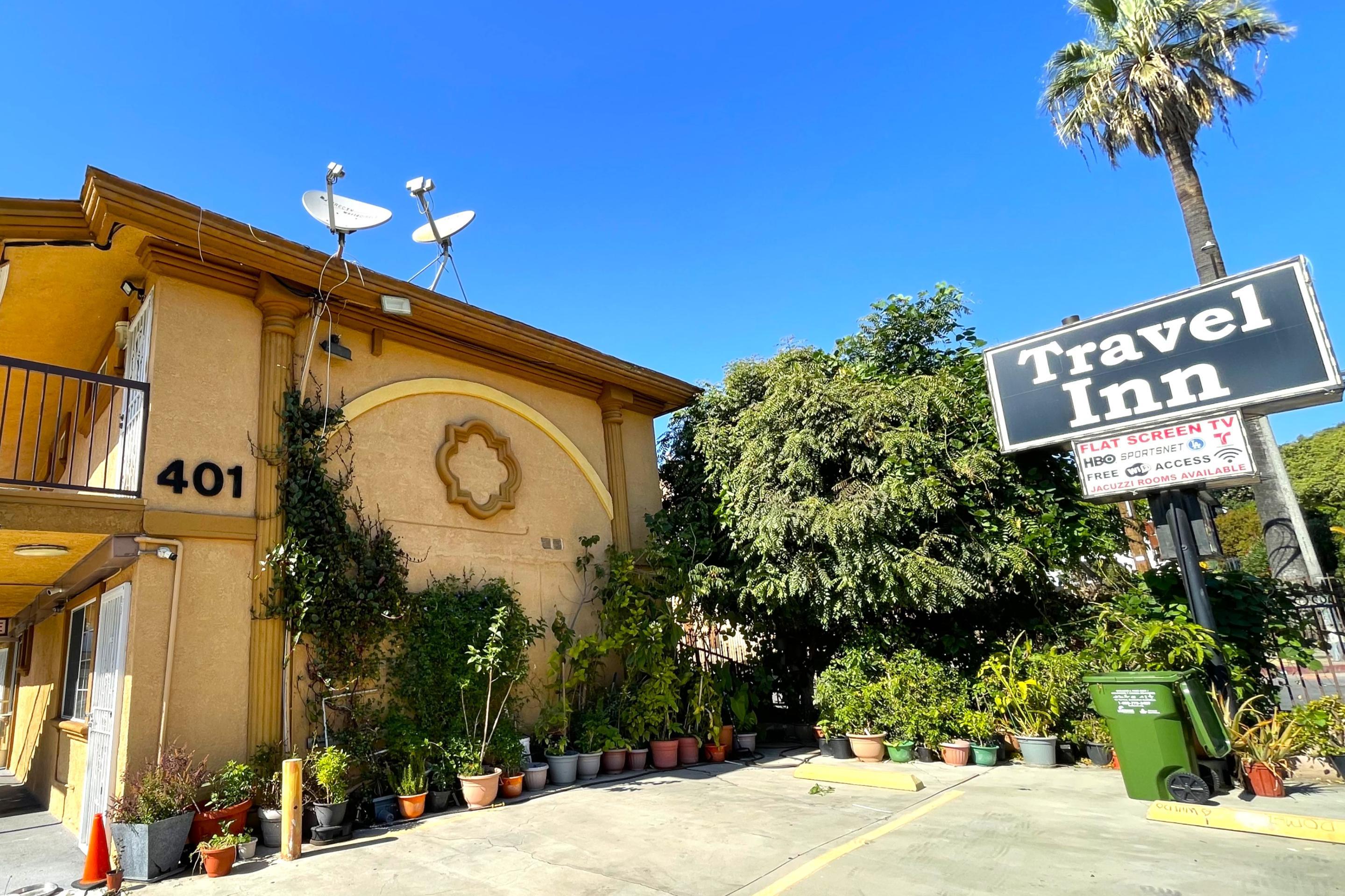 Varios Travel Inn Downtown LA