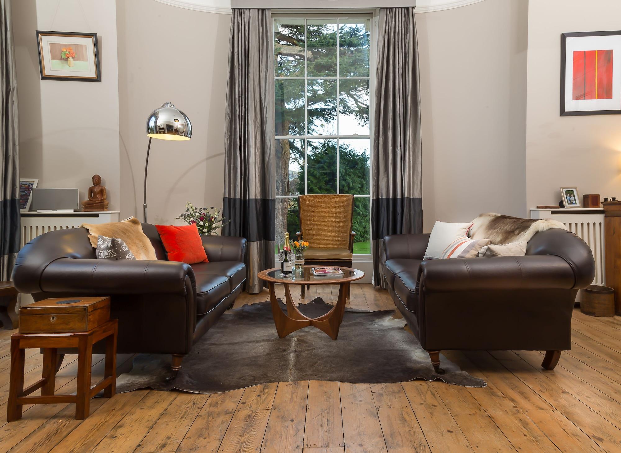 Vista Lobby Ravenhurst Bed and Breakfast