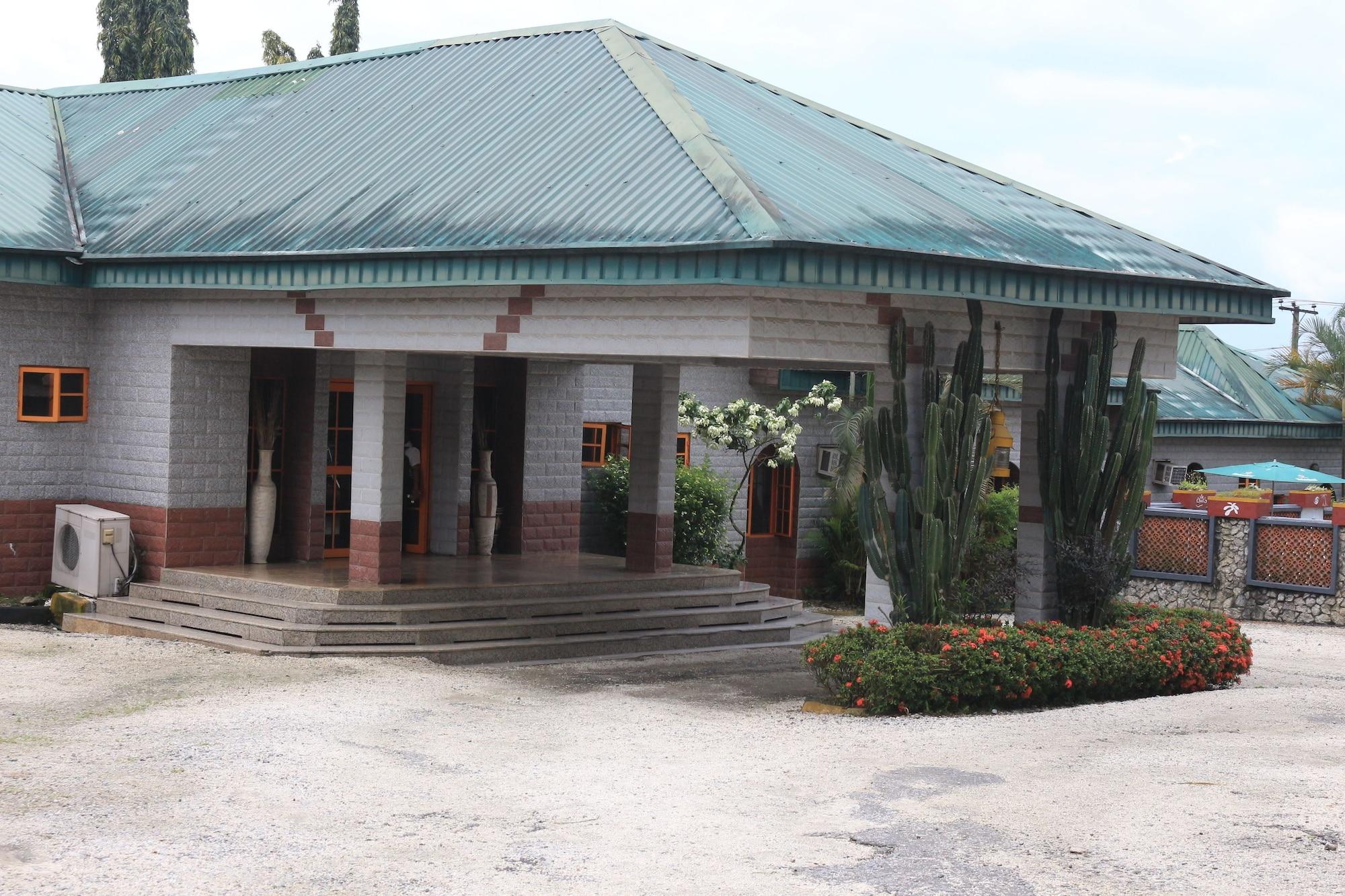 Vista Exterior Jacaranda Suites