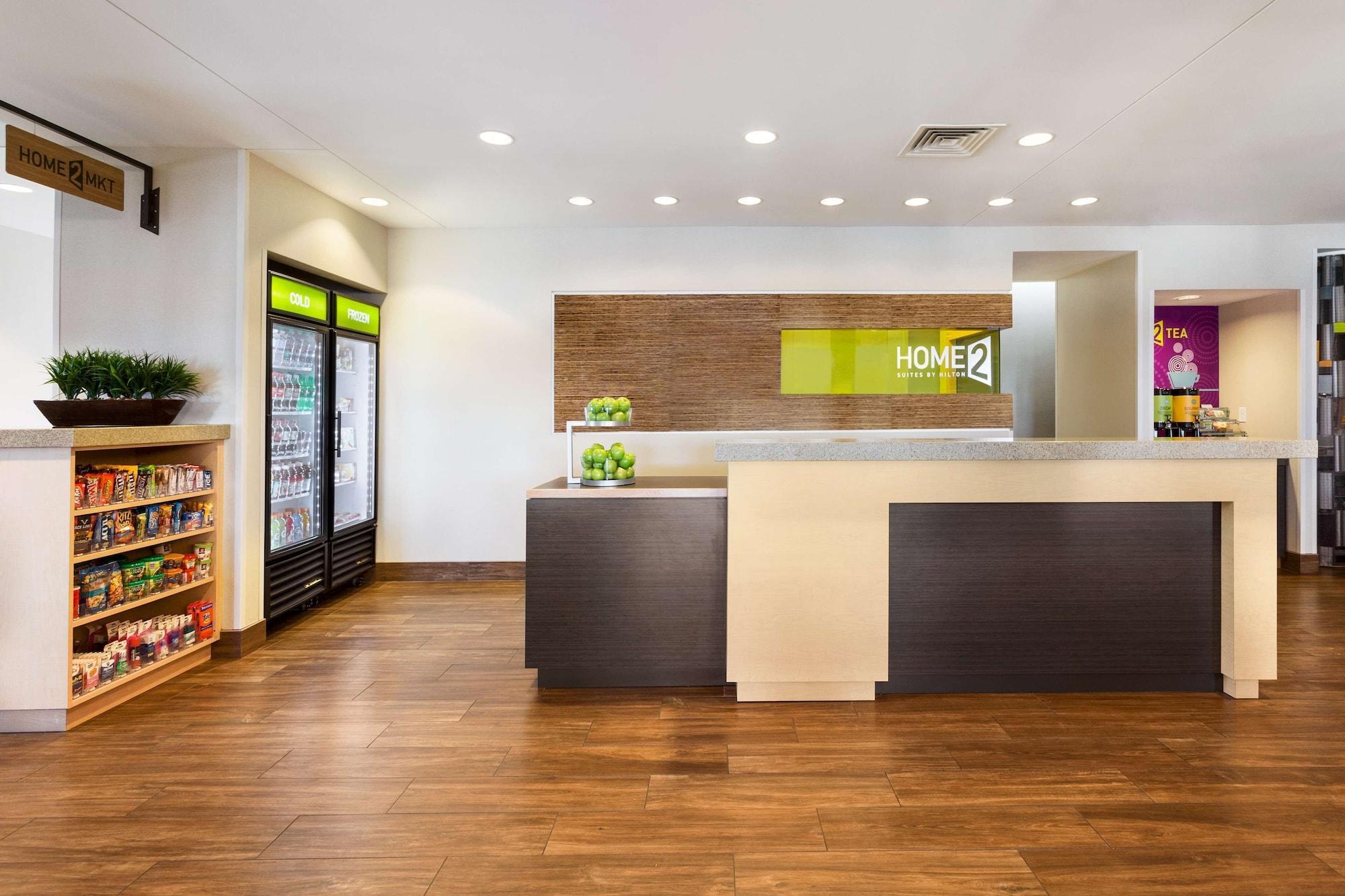 Bar/Salón Home2 Suites by Hilton Fargo, ND