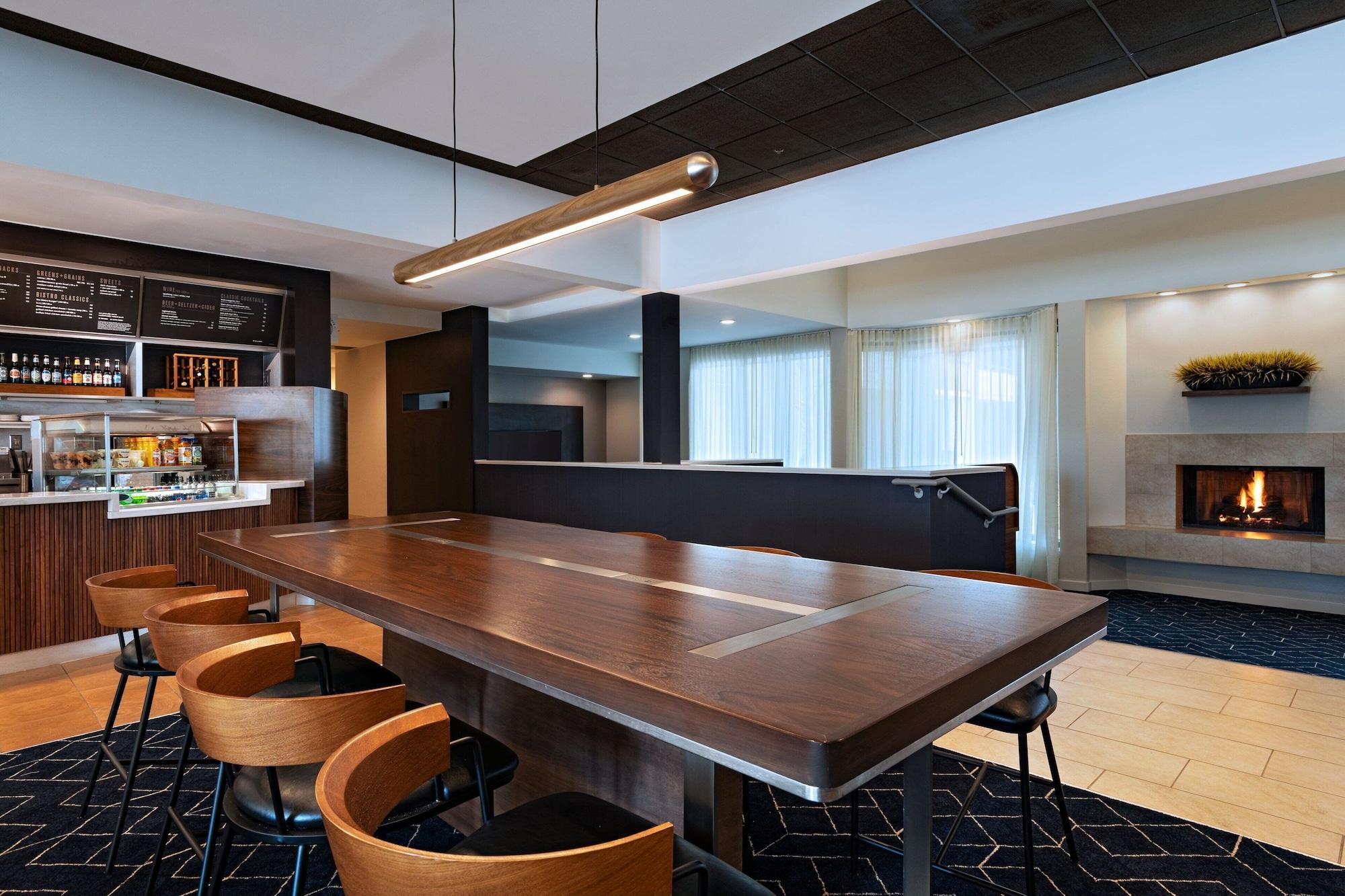 Restaurant Courtyard by Marriott Dallas Richardson at Spring Valley