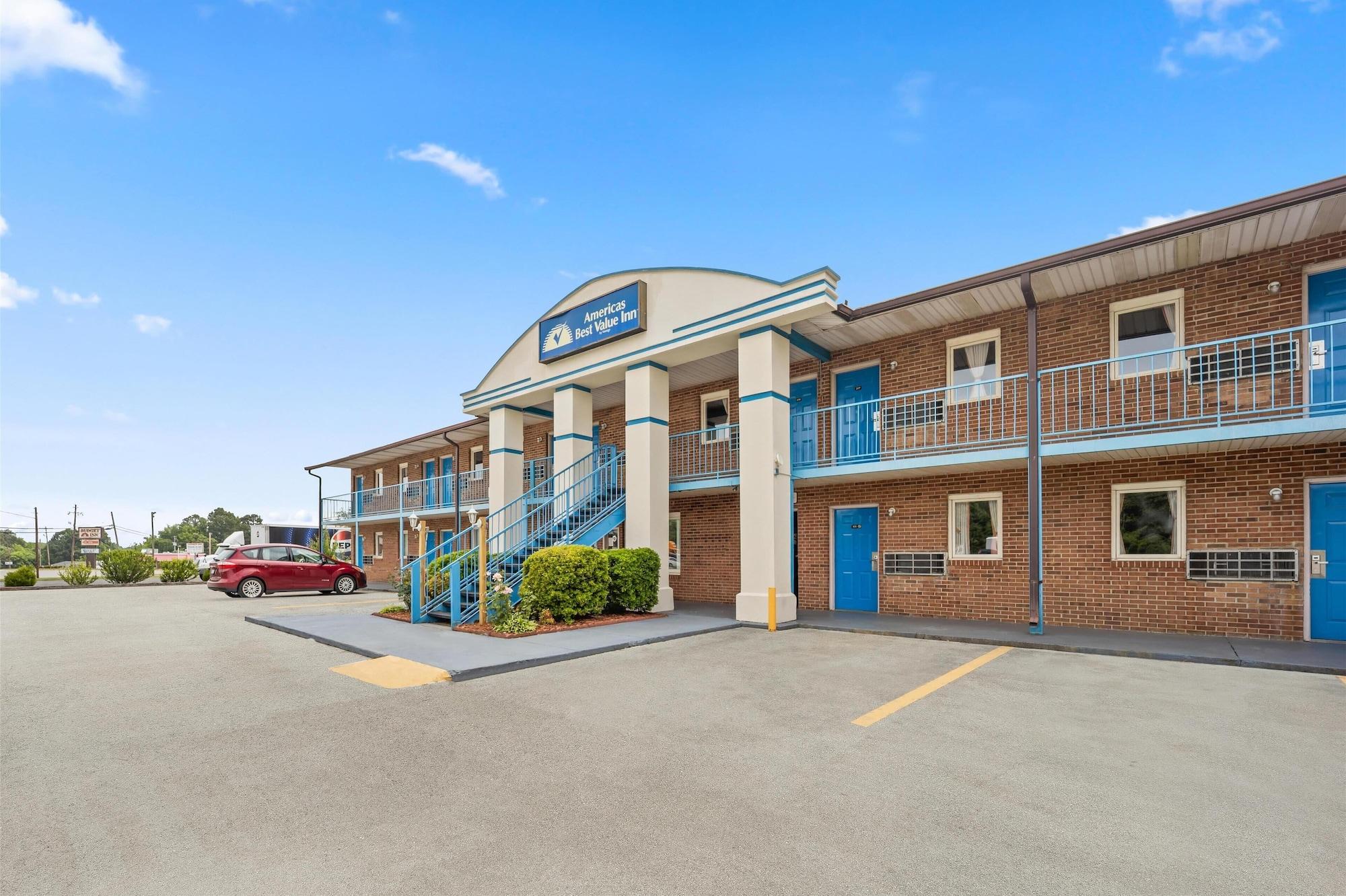 Vista Exterior Americas Best Value Inn Roxboro