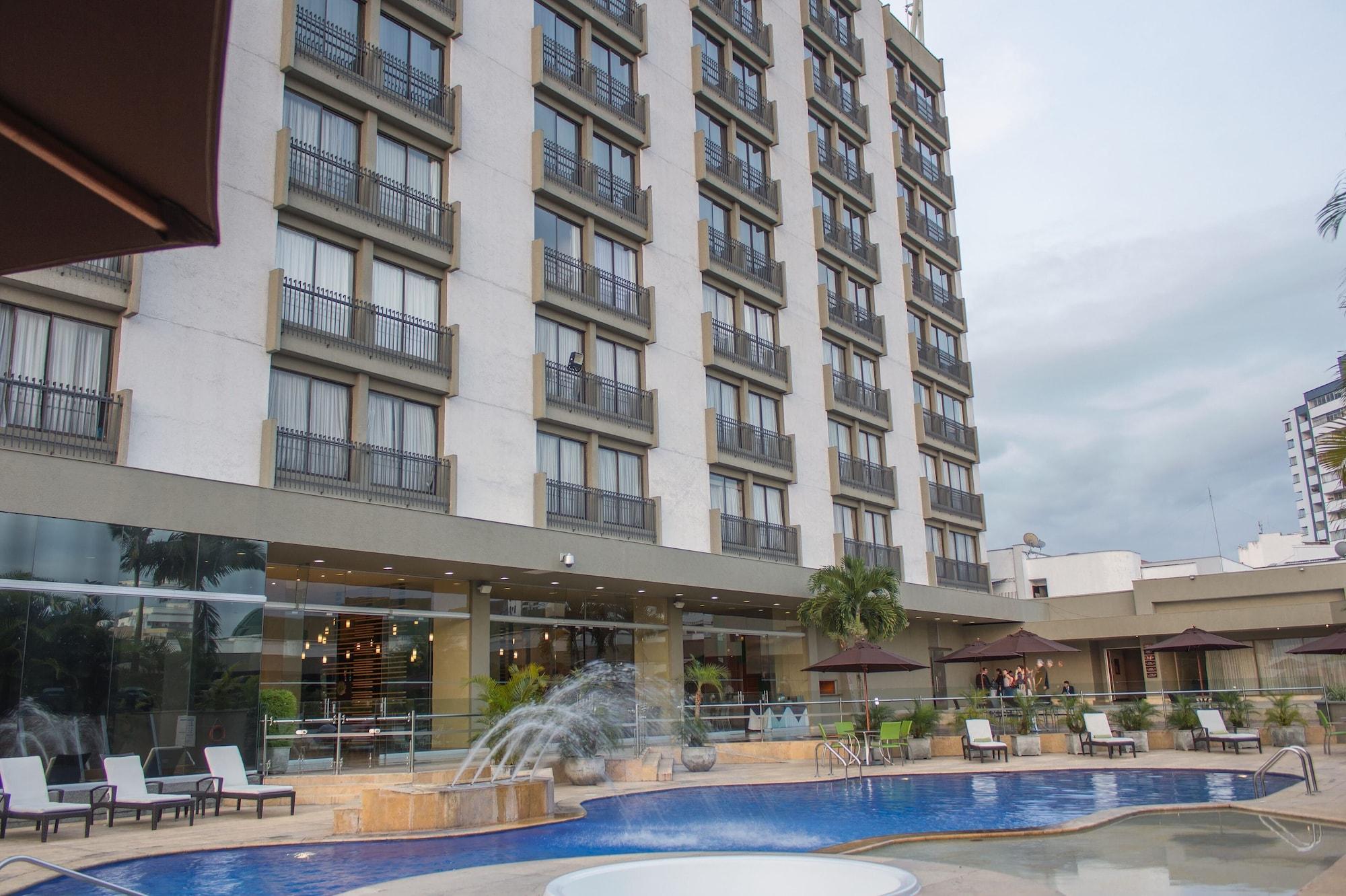 Vista Exterior Movich Hotel de Pereira