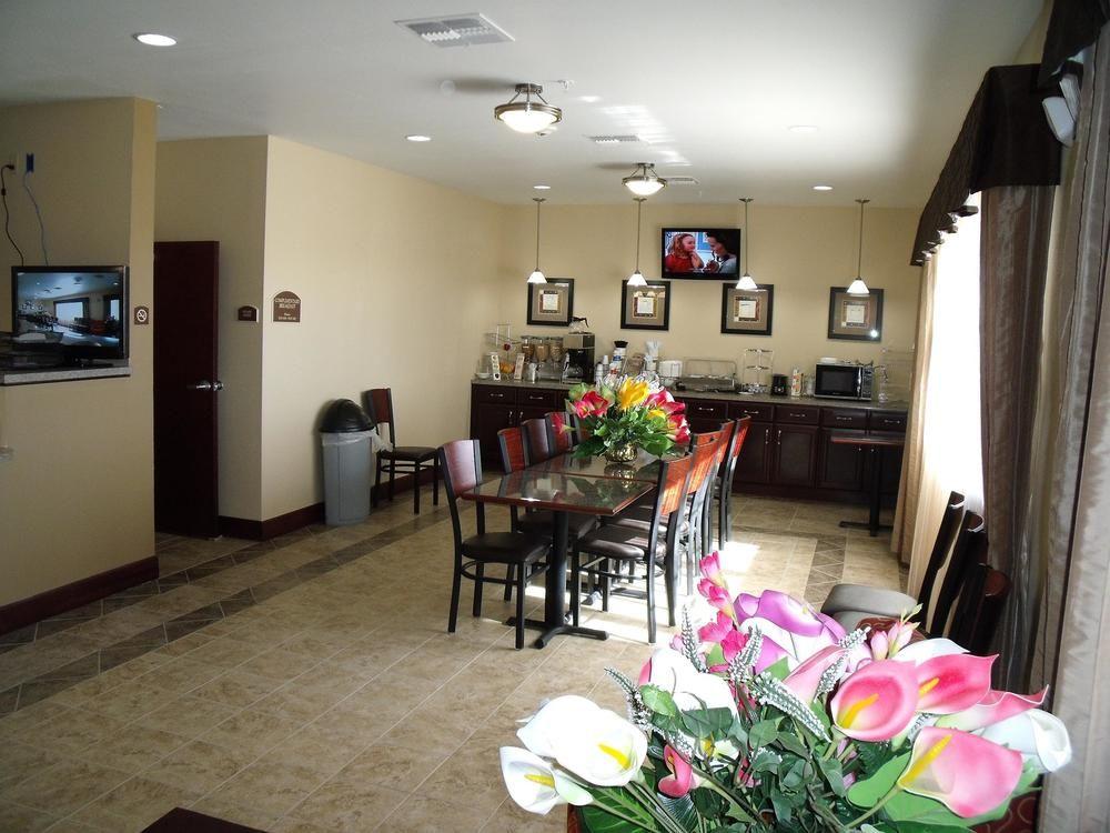 Vista Lobby Irish Inn And Suites