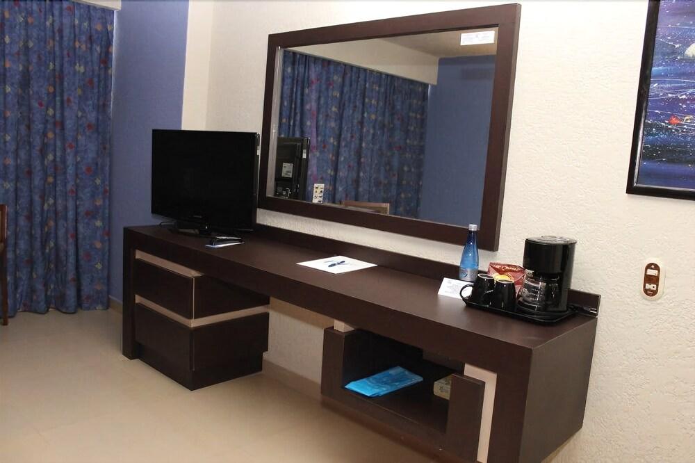 Set de Habitación Hotel Parque Satelite