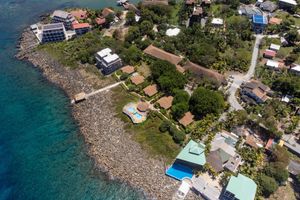 Alojamiento - Seagrape Plantation Resort