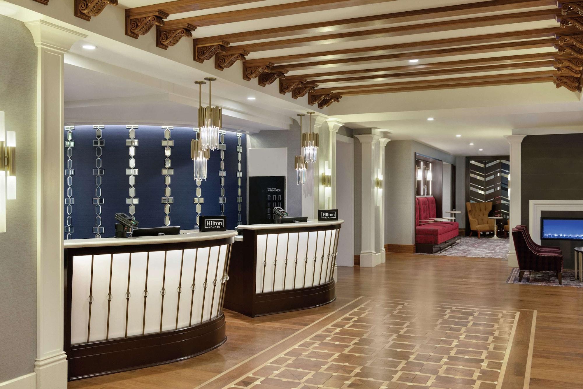 Vista Lobby Hilton Checkers Los Angeles