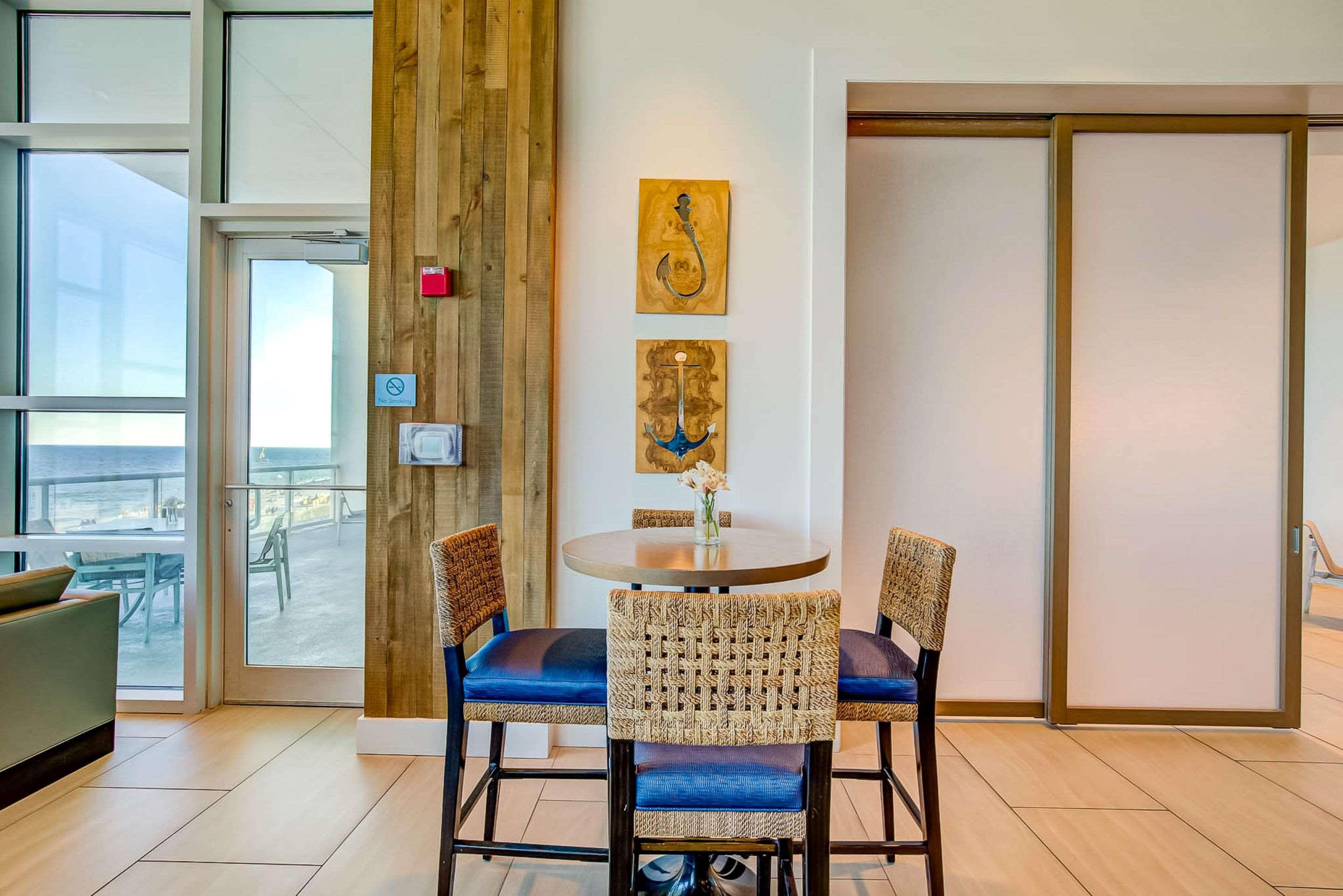 Vista Lobby Best Western Premier The Tides