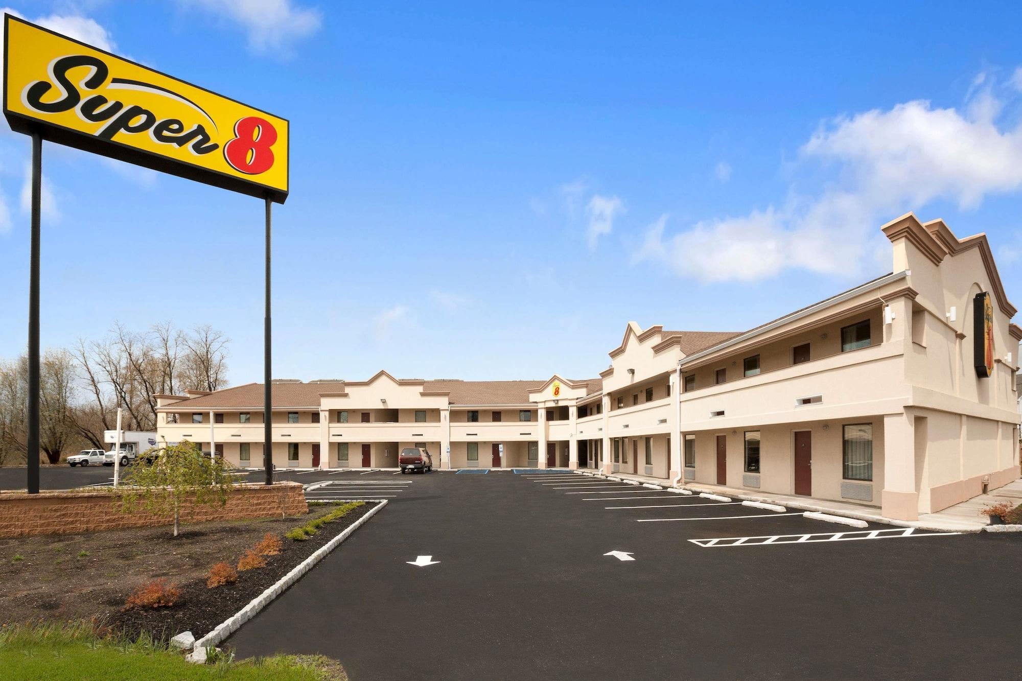 Vista Exterior Super 8 by Wyndham Rahway/Newark