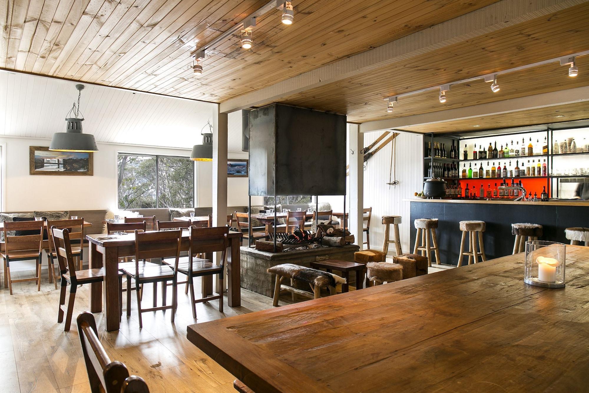 Bar/Salón Feathertop Alpine Lodge