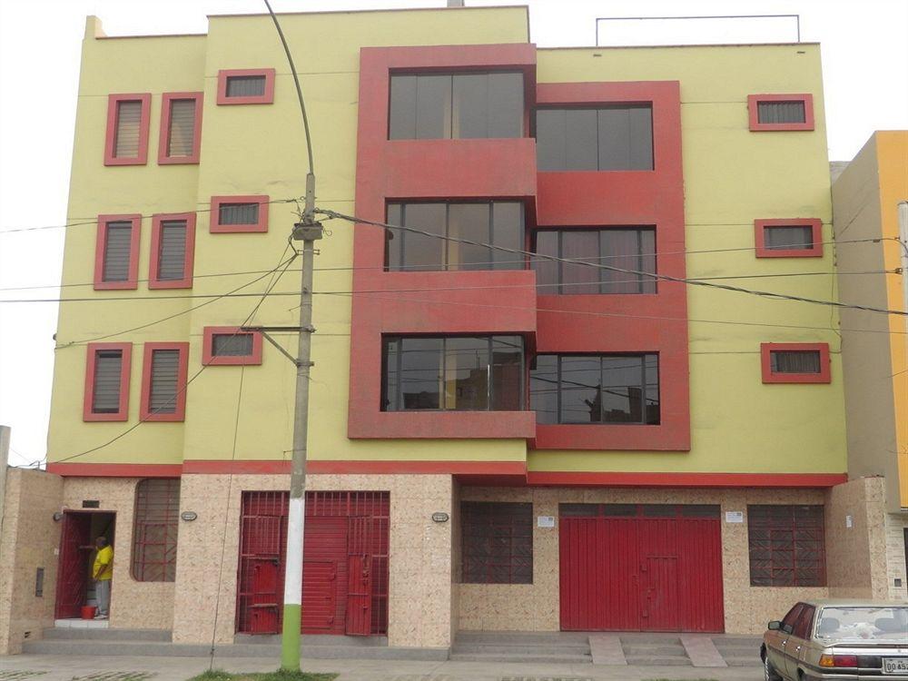 Vista Exterior Kurmi Hostel Lima Airport