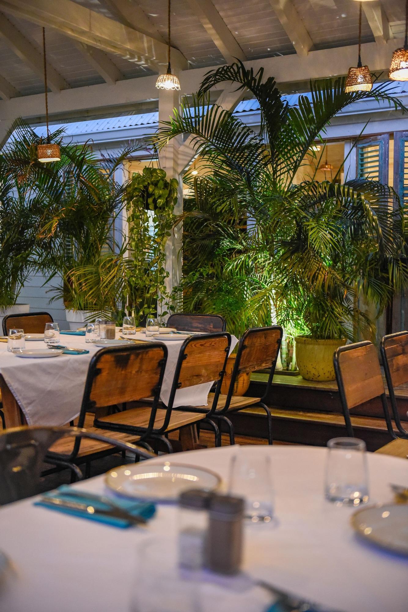 Restaurant Le Temps des Cerises Hotel Beach