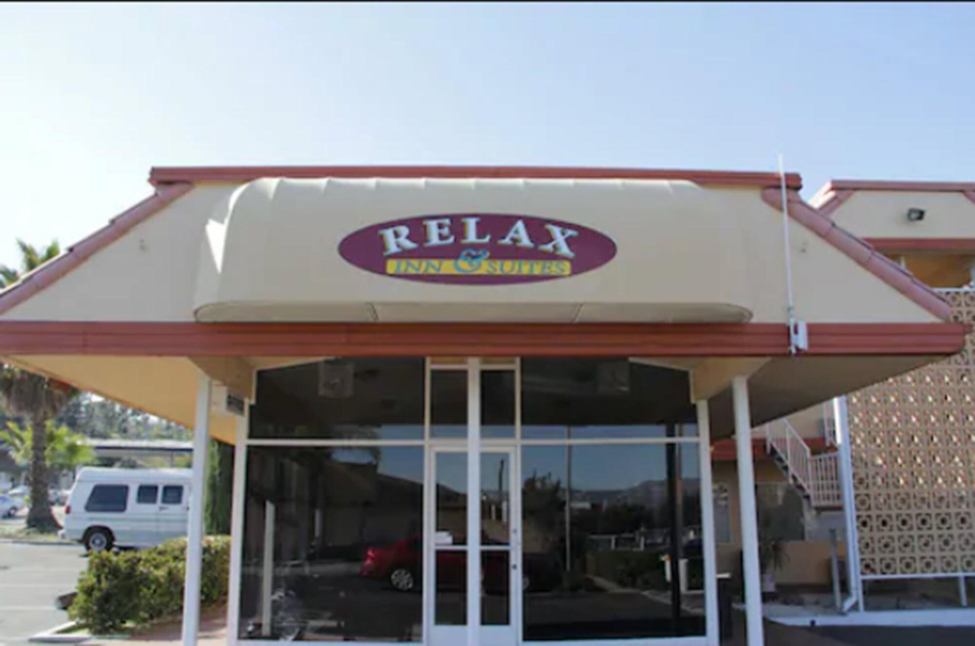 Vista Exterior Relax Inn And Suites